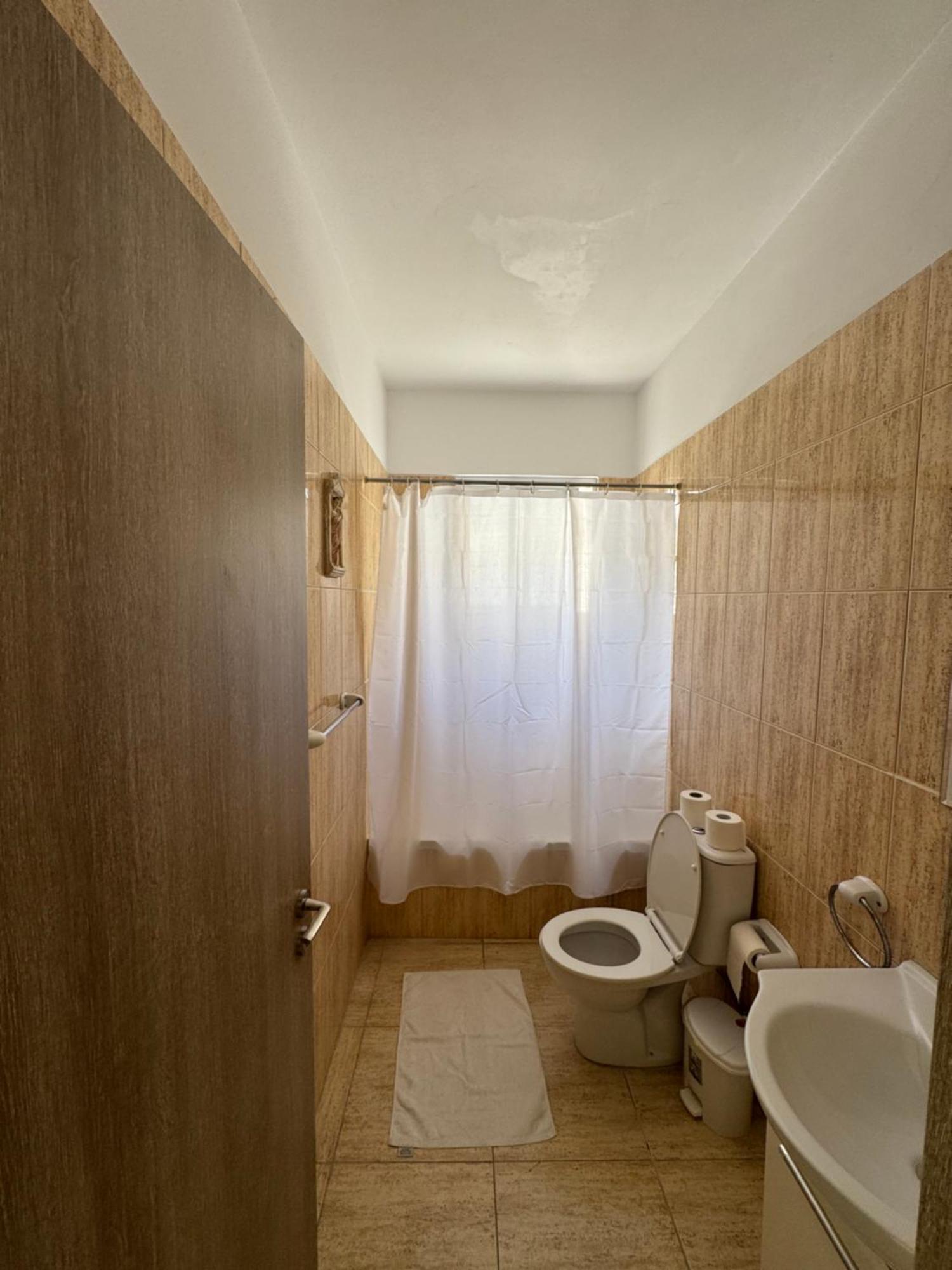 Superior One-Bedroom Apartment