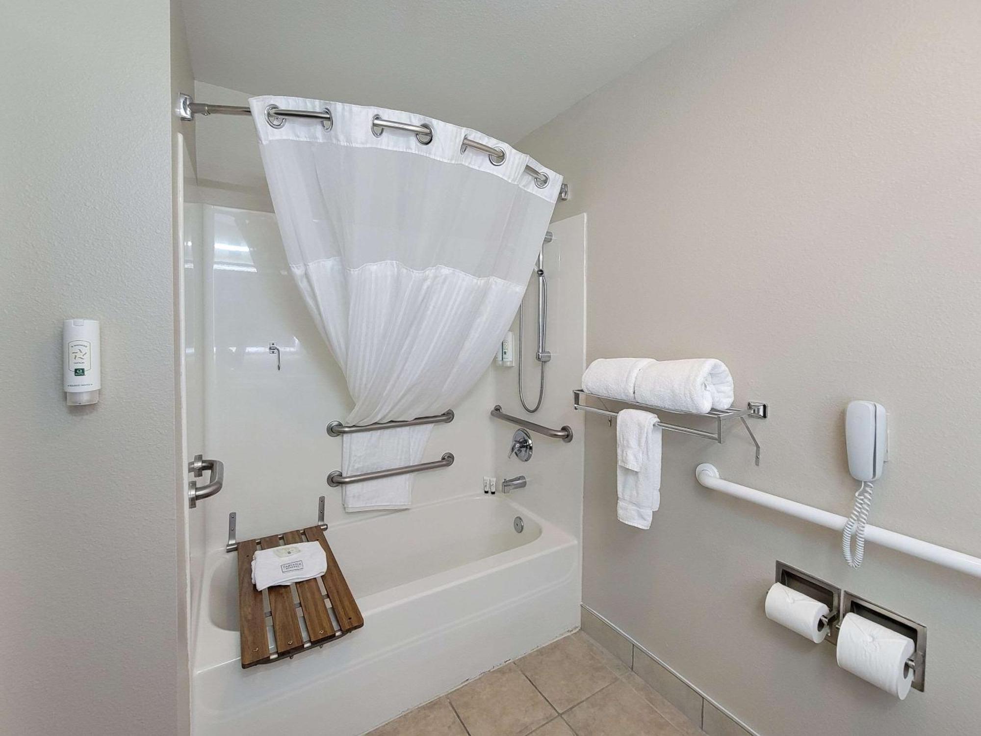 Queen Room - Disability Access/Non Smoking