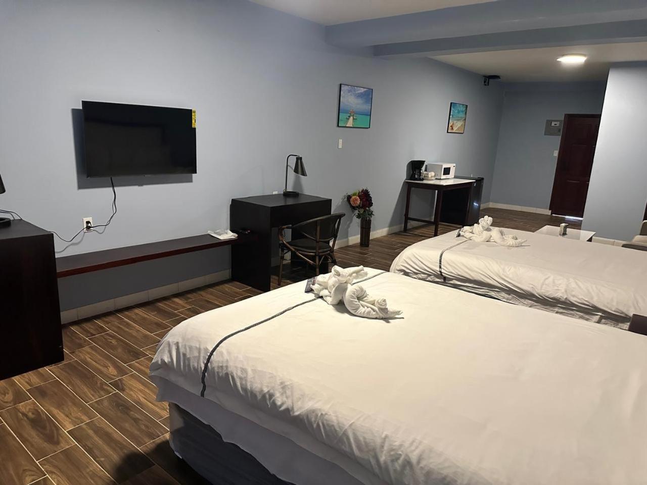 Deluxe Queen Room with Two Queen Beds