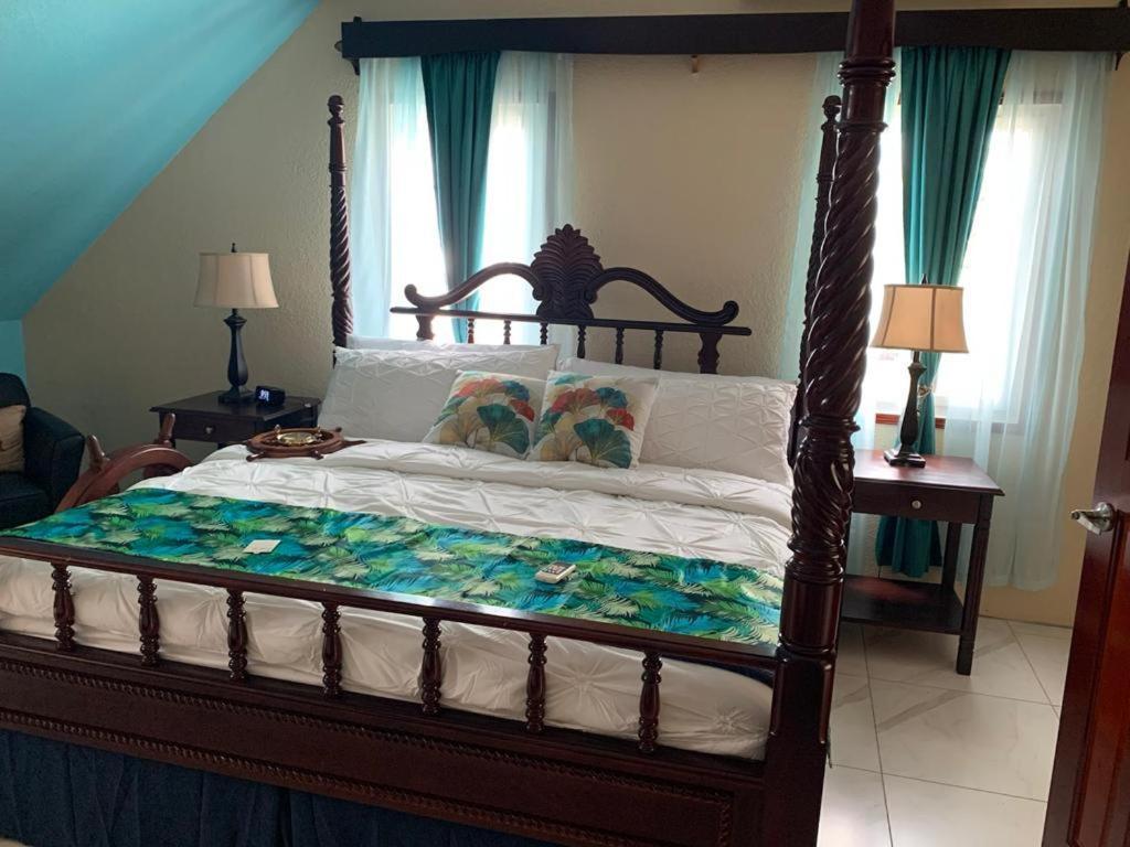 Deluxe Suite with Sea View