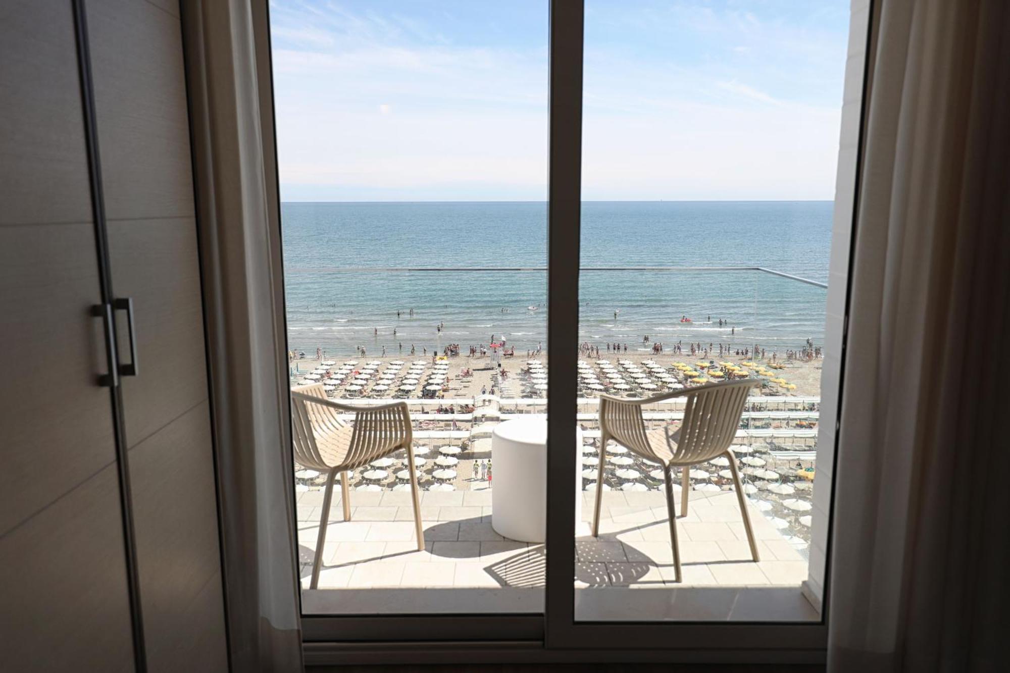 Superior Double Room front of sea