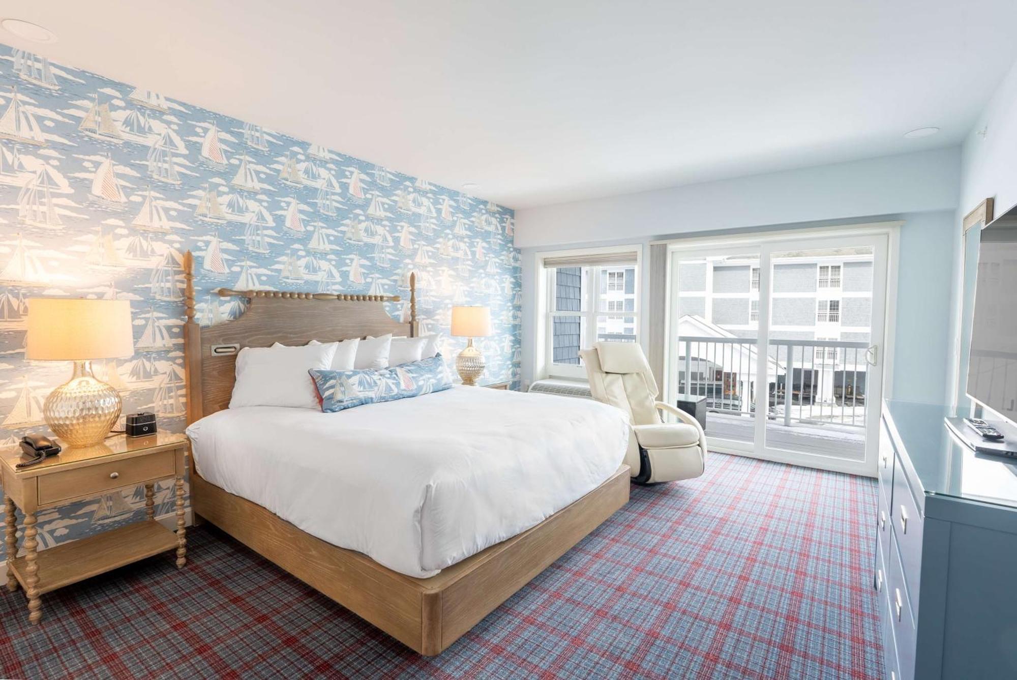 Eden | King Condo | Partial Ocean View