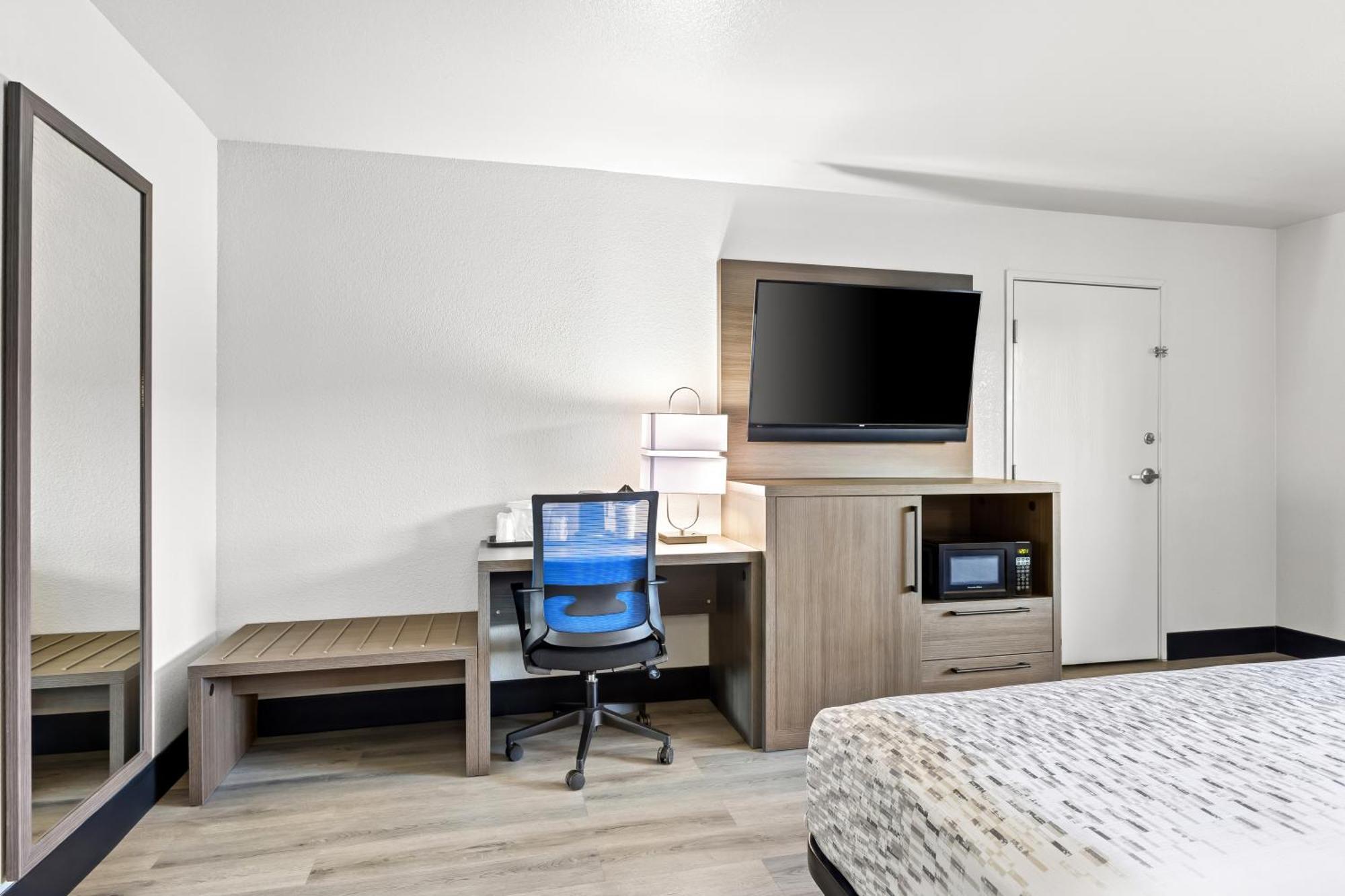 Queen Room Two Queen Beds