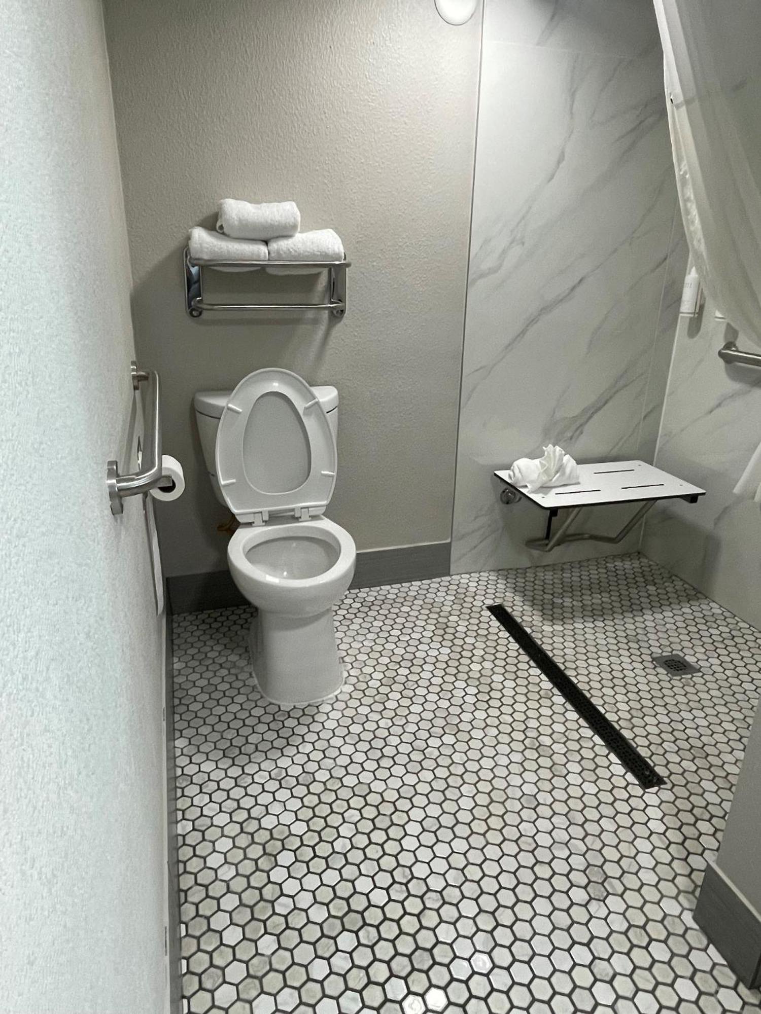 King Room - Disability Access/Non-Smoking