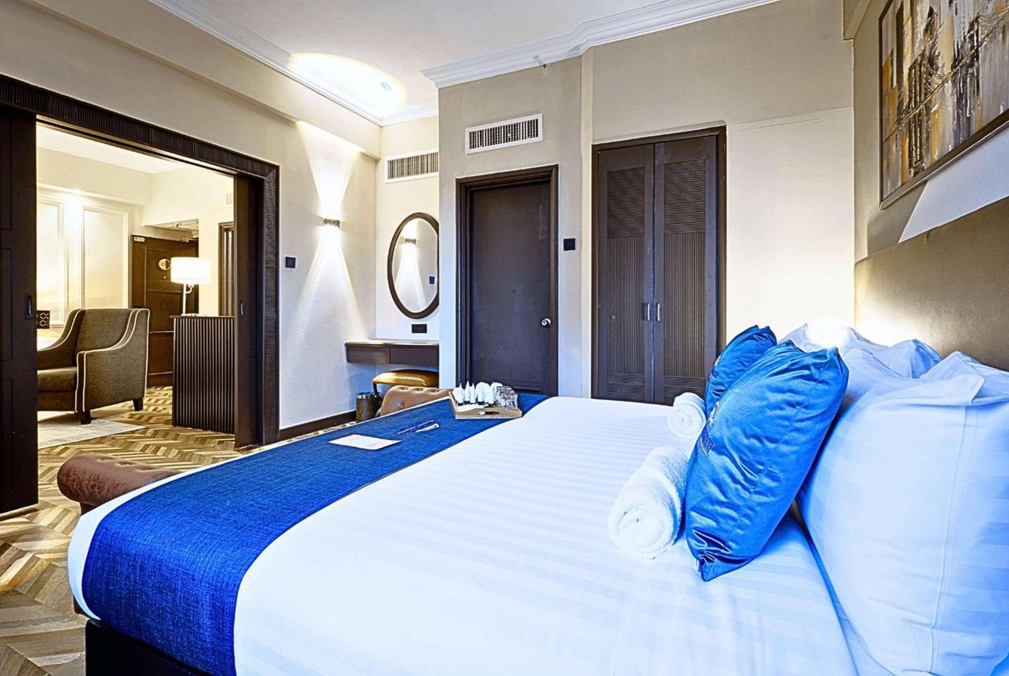 1 King Bed, Sofa Bed, 1-Bedroom, Suite, Non-Smoking