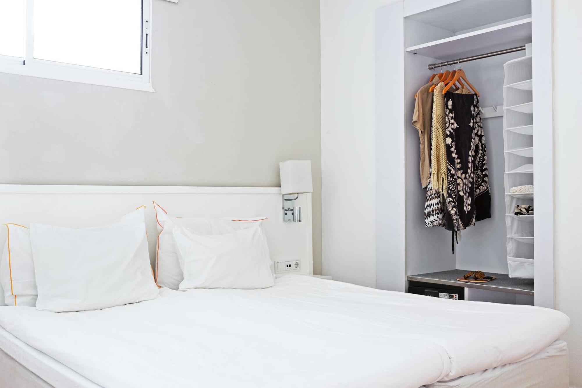 Two-Bedroom Apartment Sea View