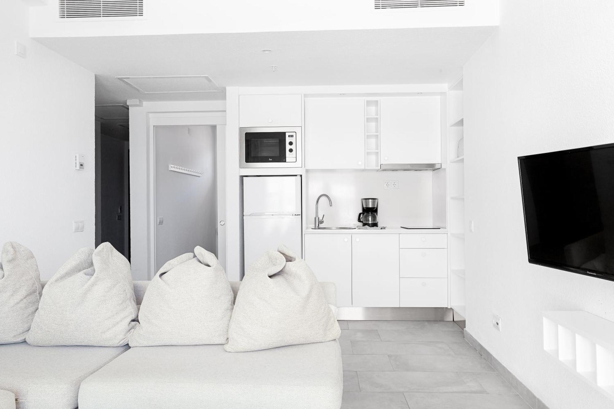 Two-Bedroom Apartment Sea View