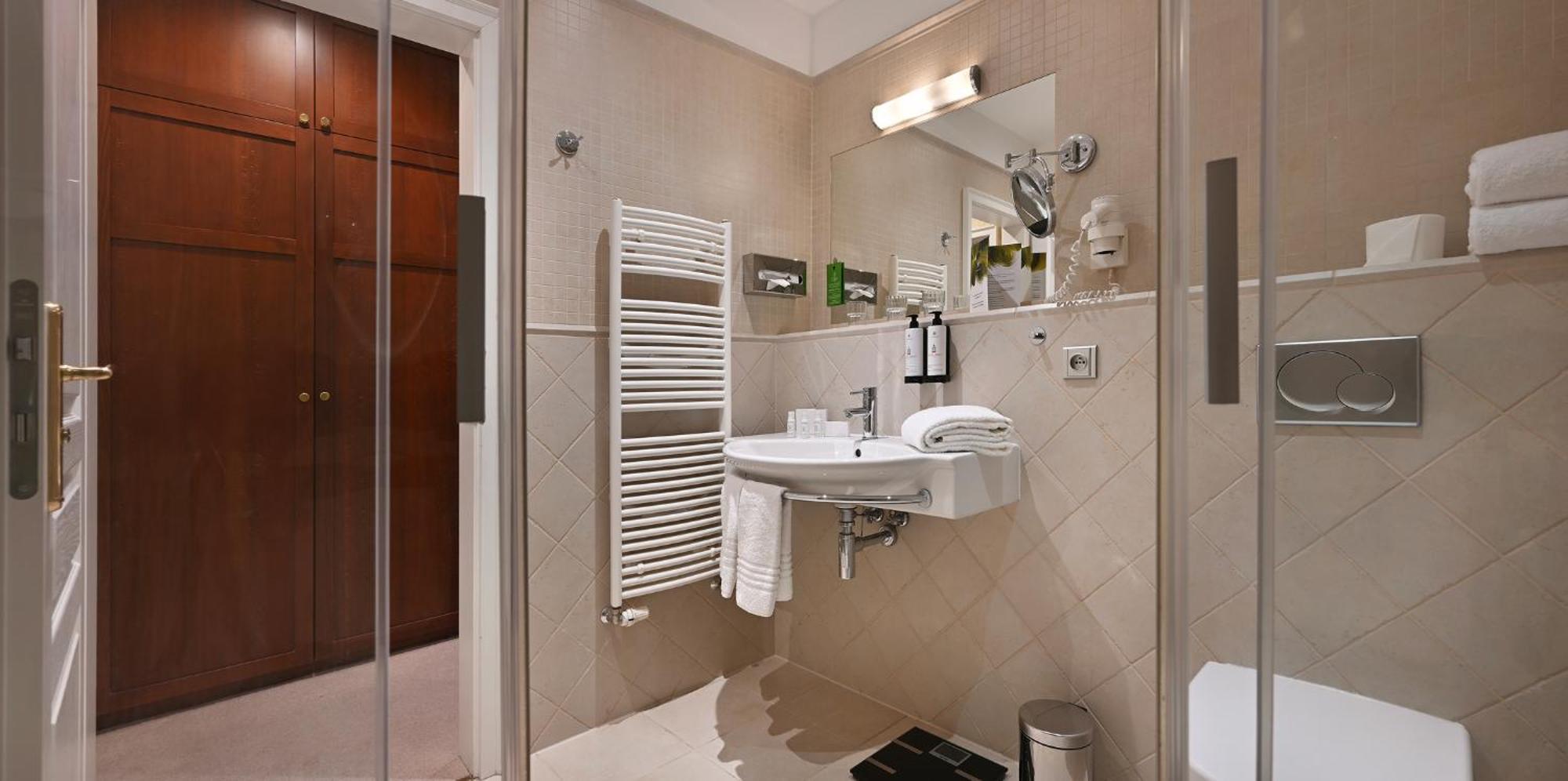 Standard Double Room with Extra Bed,1646330804:JPEG