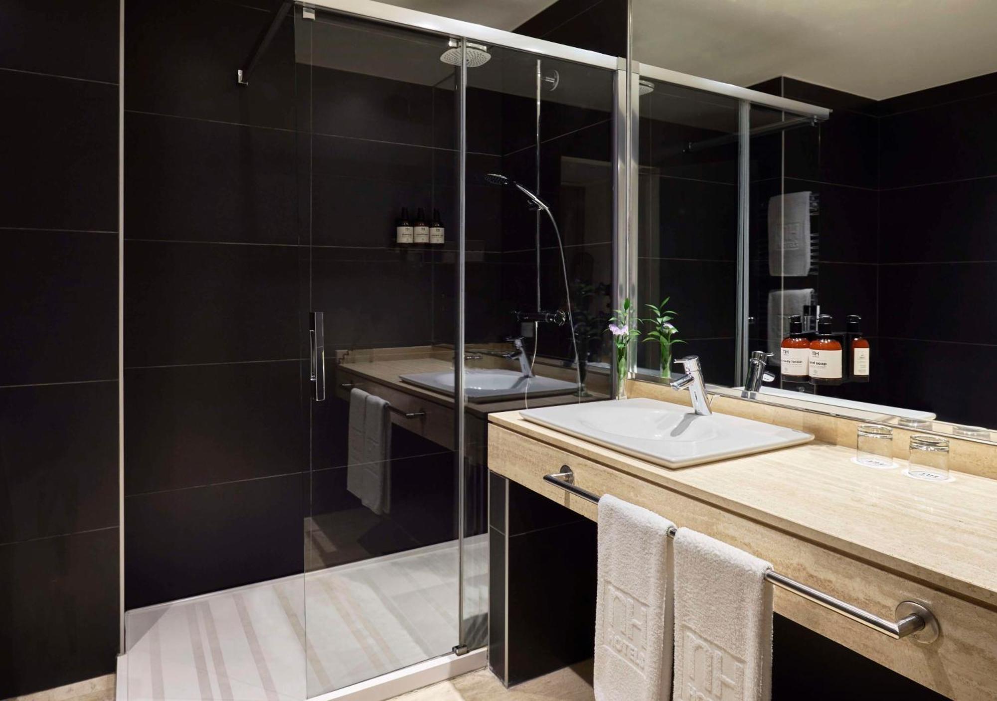 Standard Double Room with View and Terrace,1646331284:JPEG