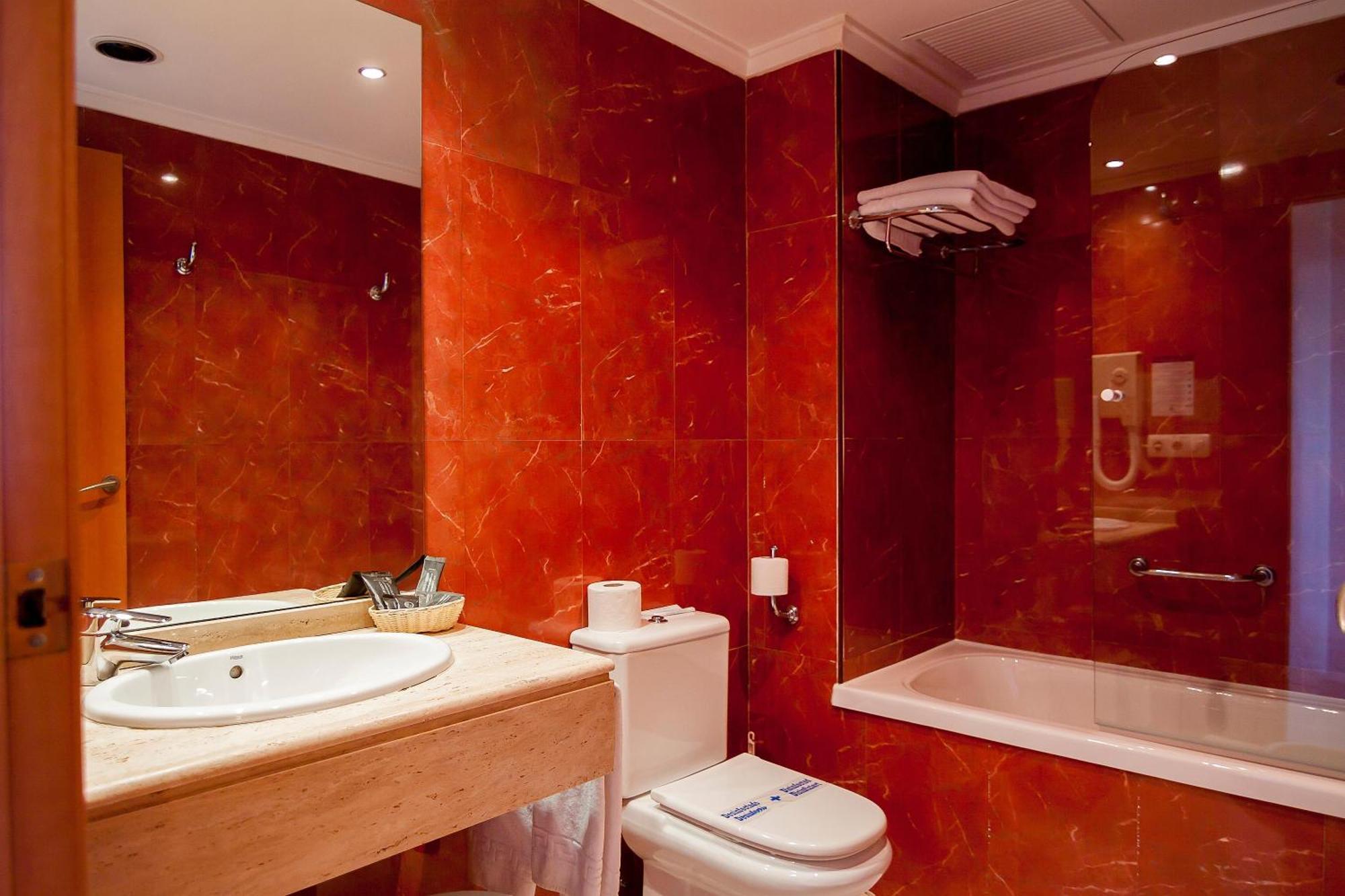 Single Room,1646332922:JPEG