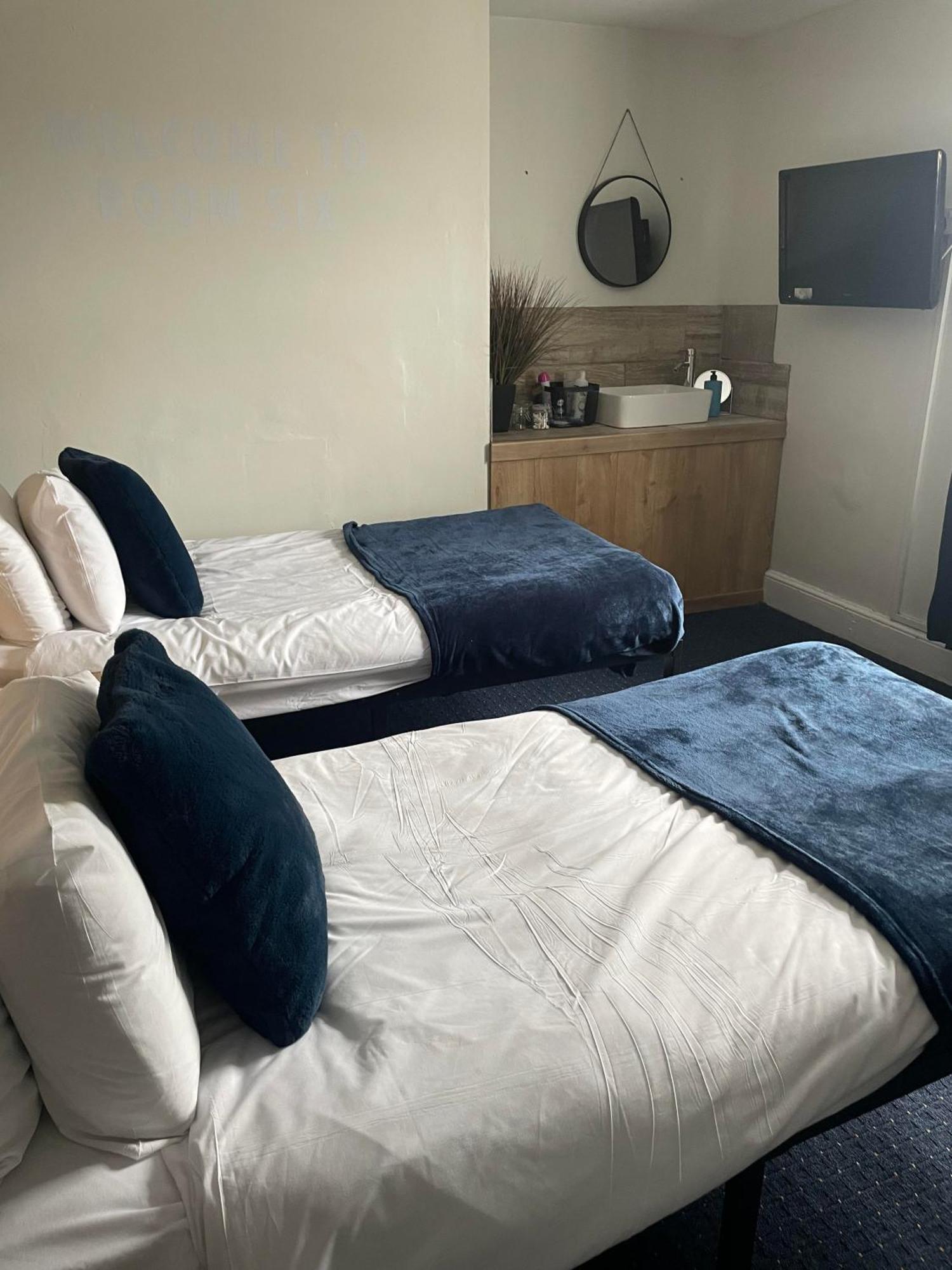 Twin Room with Shared Bathroom