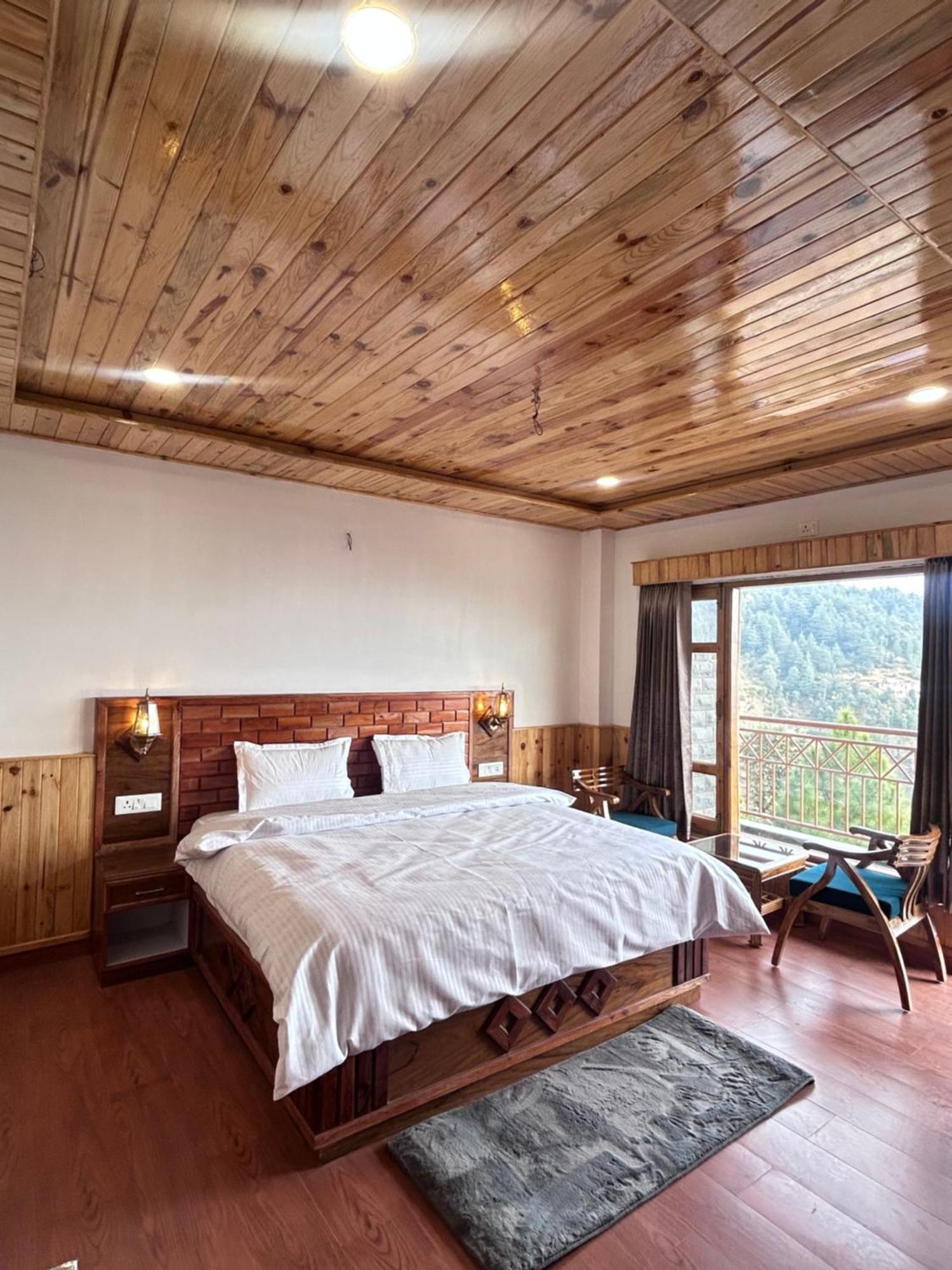 Deluxe King Room