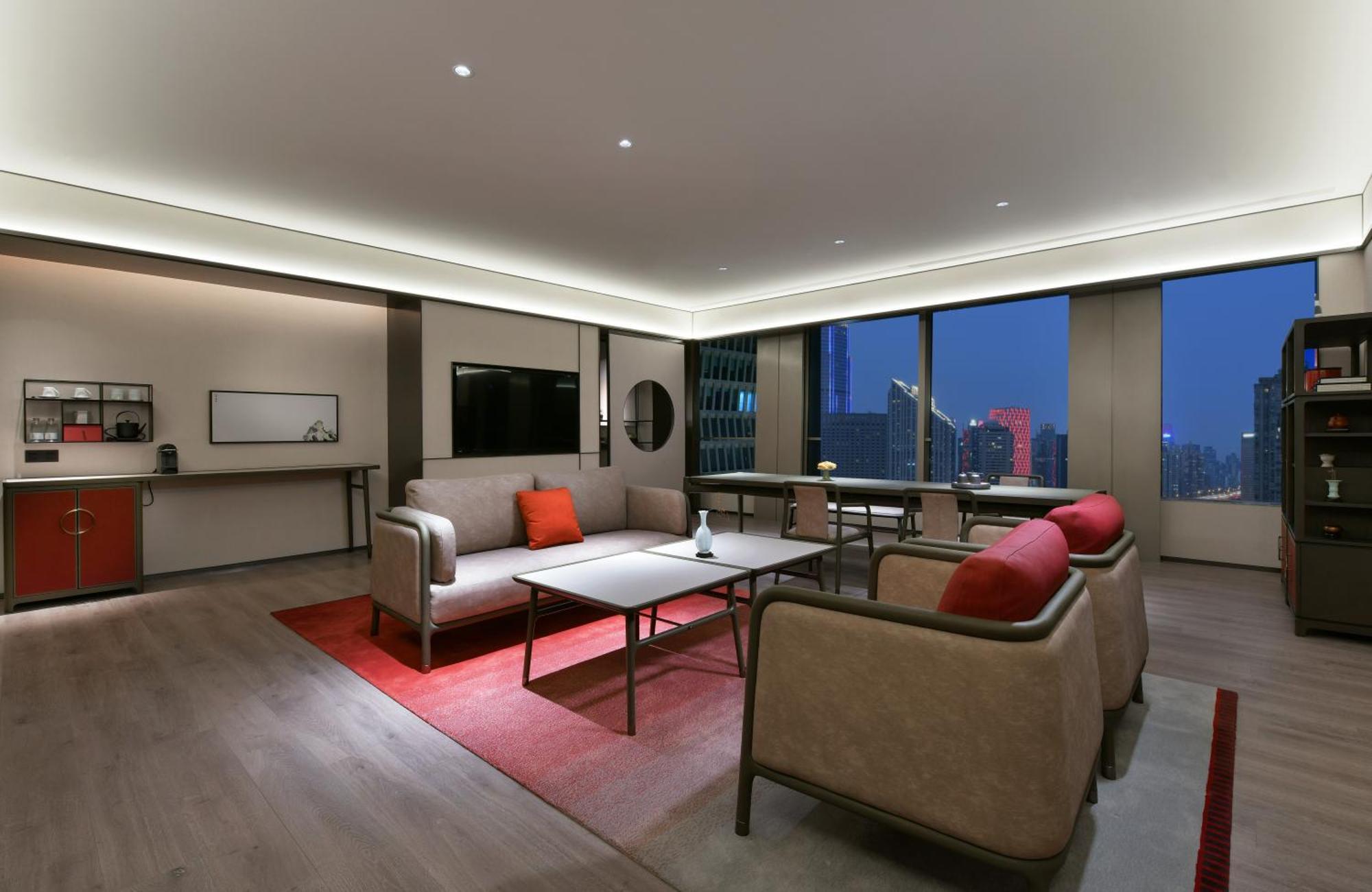 Deluxe Suite