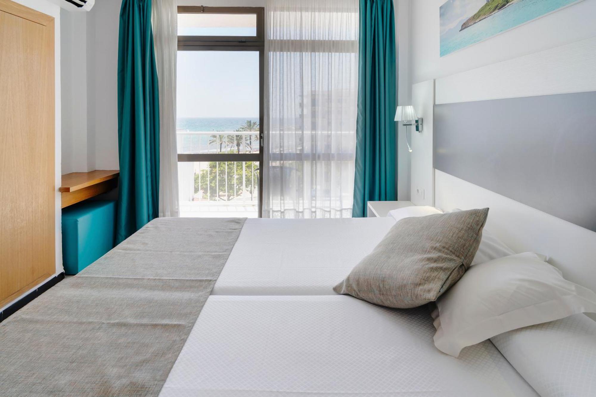 Twin Room with Sea View
