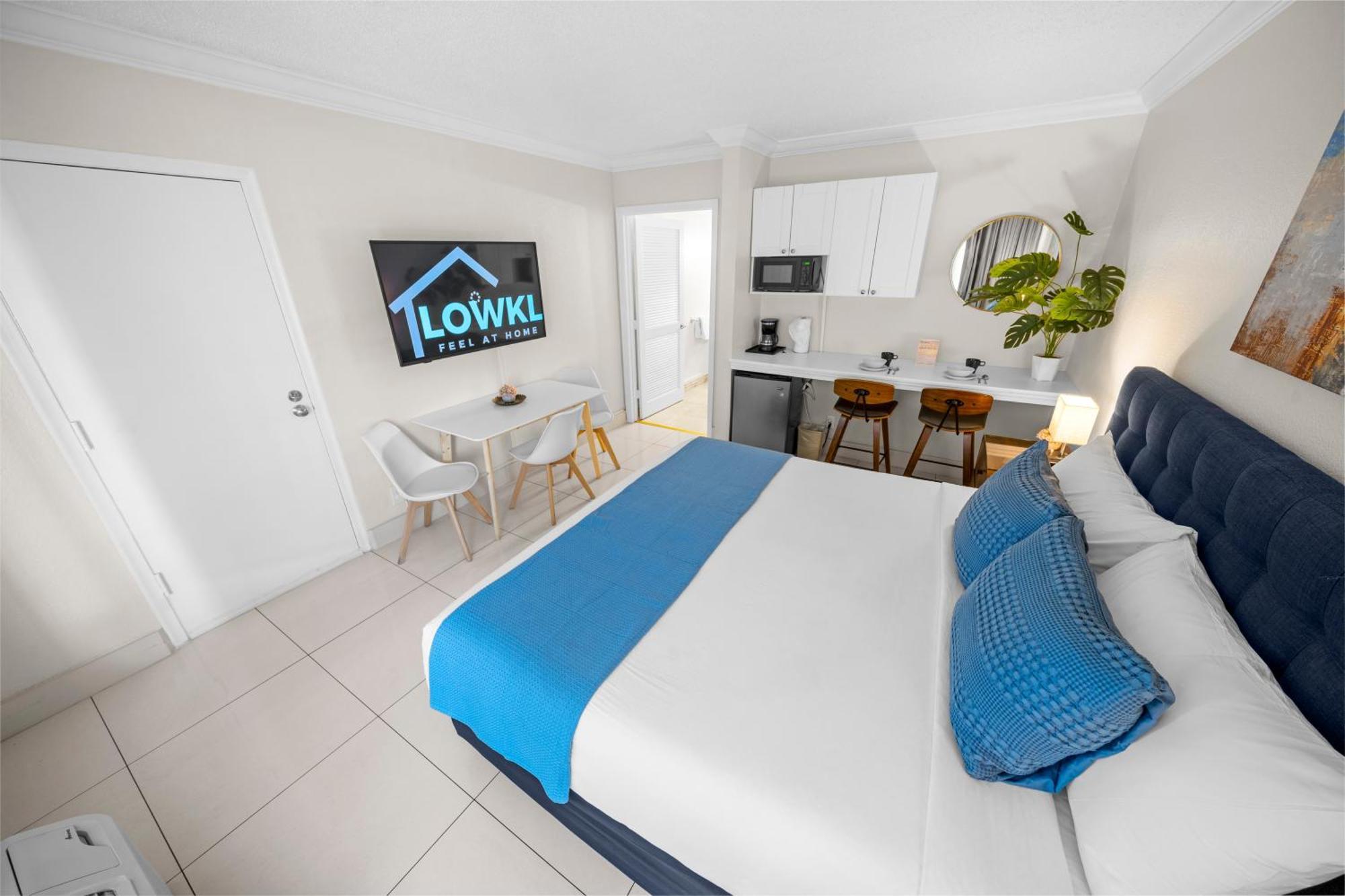 Standard Accessible Queen Room