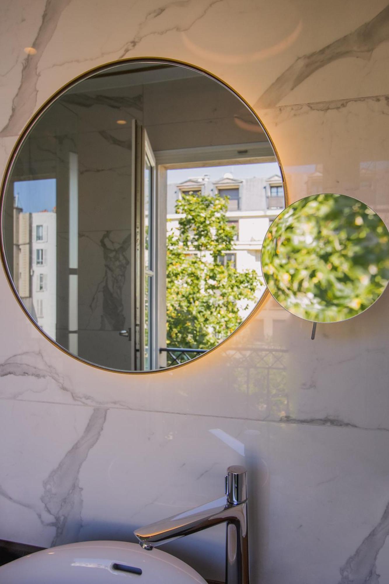 Classic Double Room Eiffel Tower View