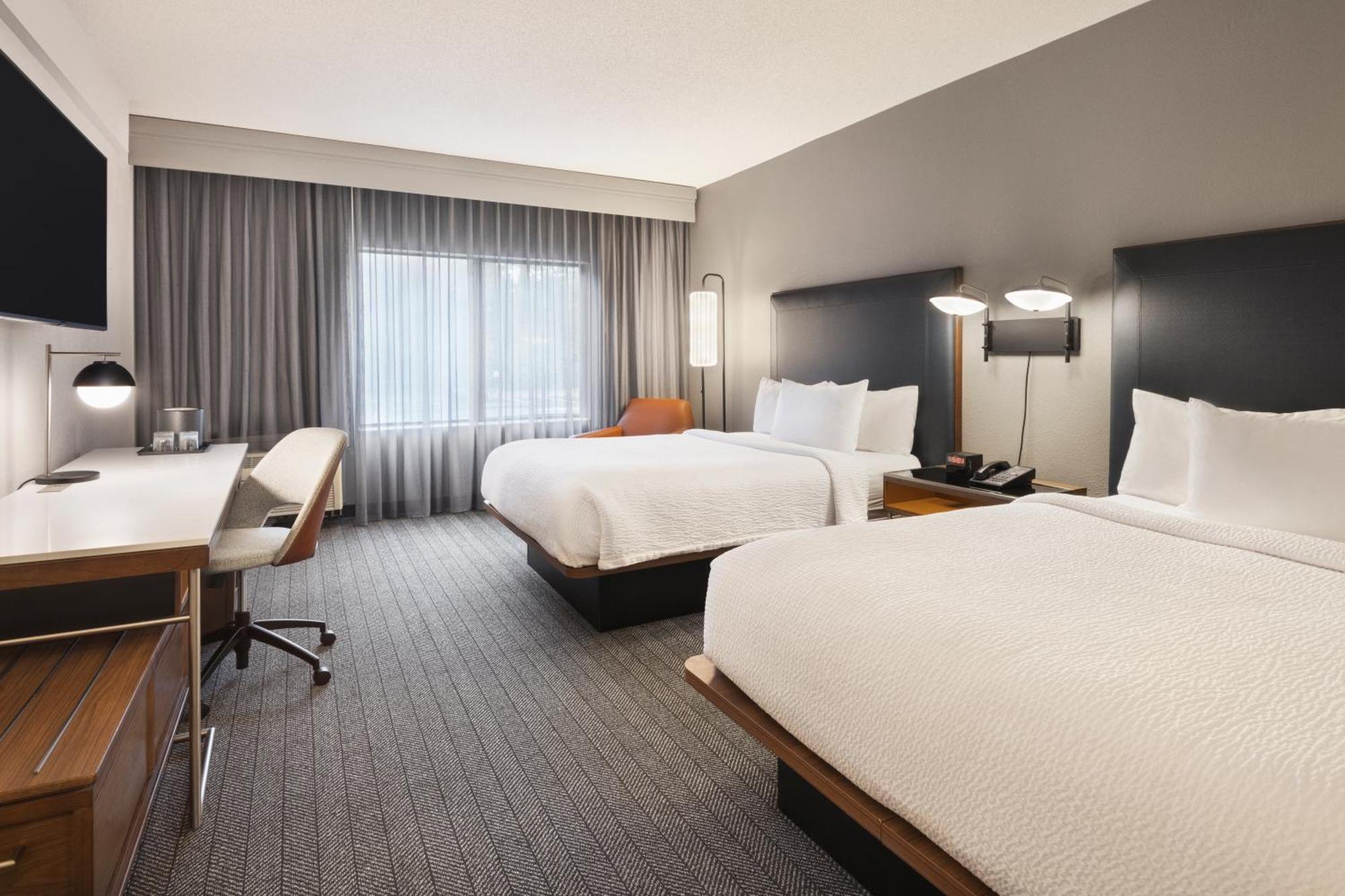 Queen Room with Two Queen Beds and Bathtub - Mobility Access/Hearing Accessible