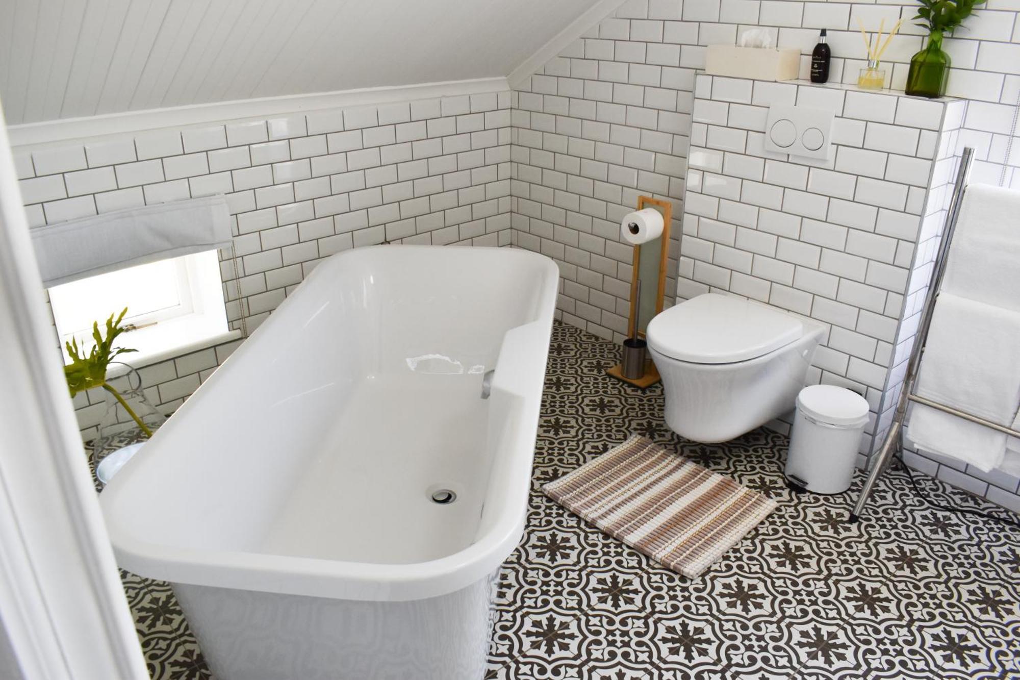 Deluxe Double or Twin Room with Mountain View