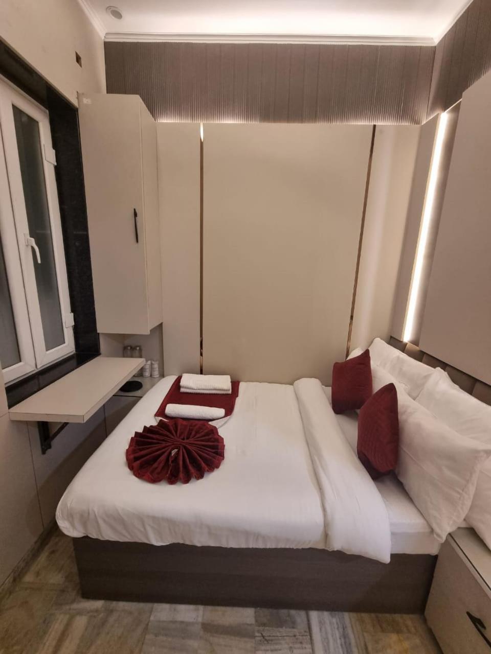 Budget Single Room
