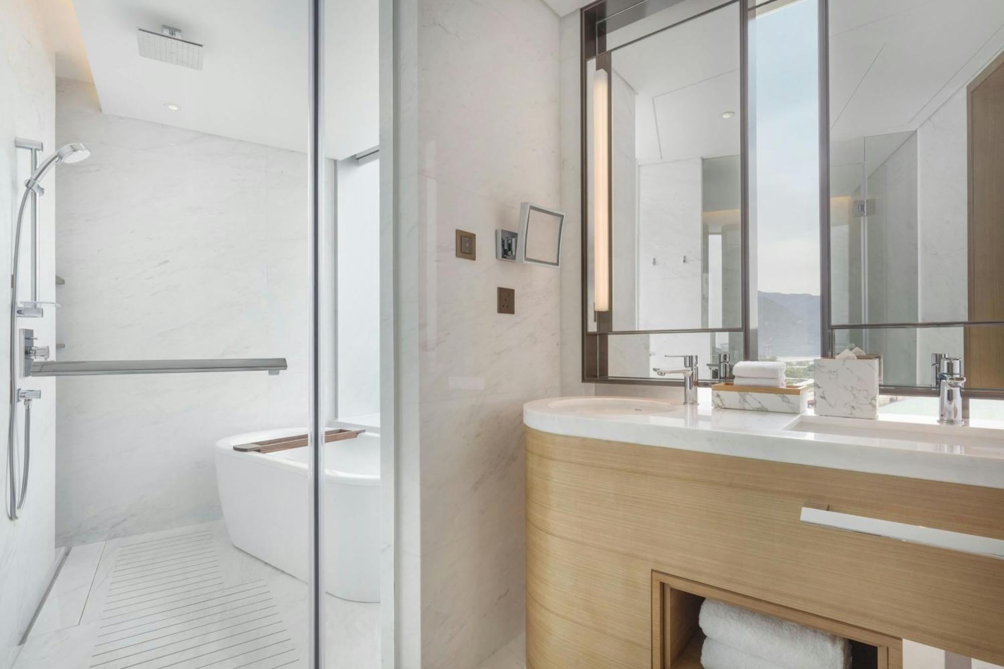 Executive Suite Ocean View Executive Lounge Access