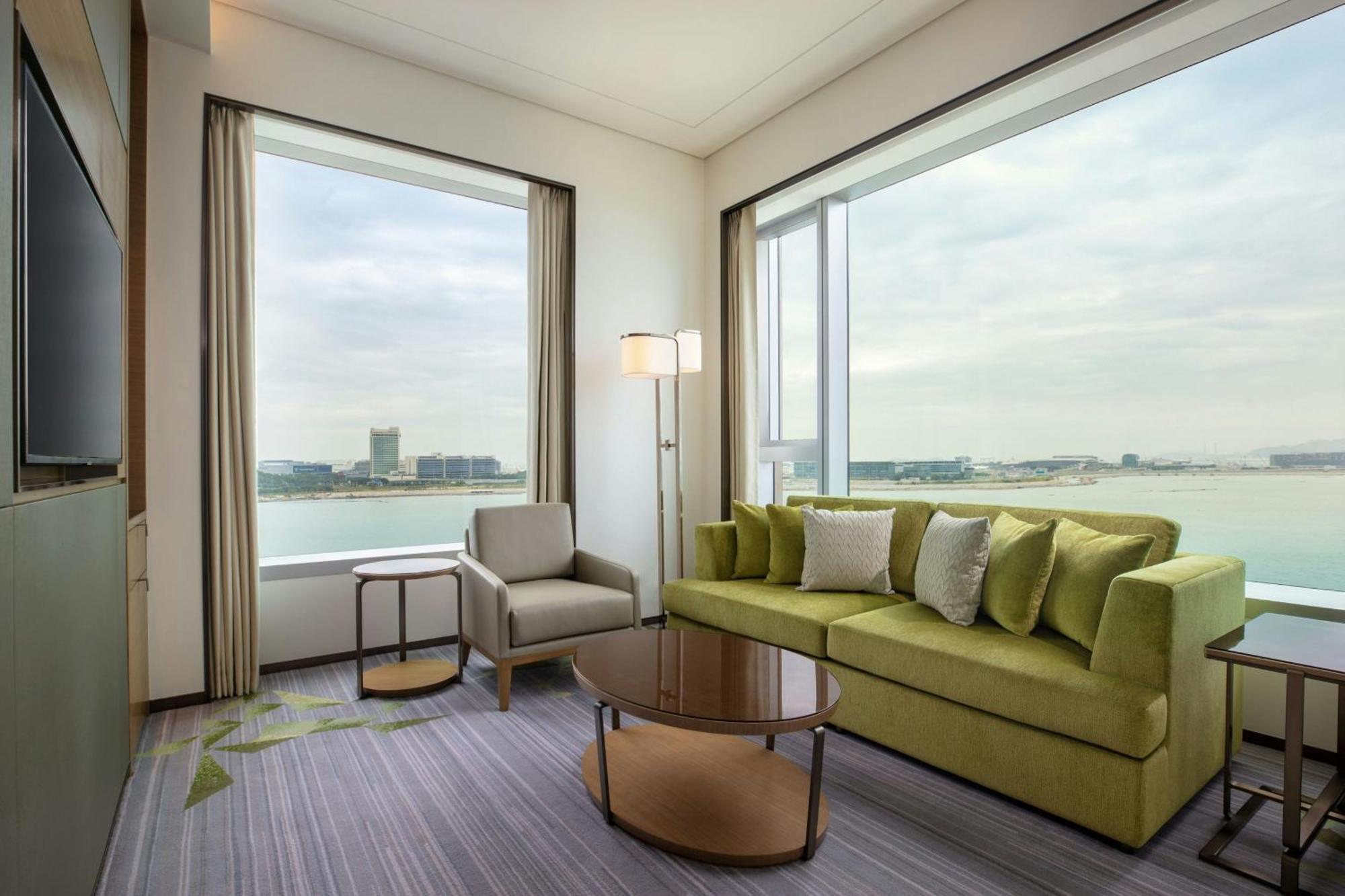 Executive Suite Ocean View Executive Lounge Access