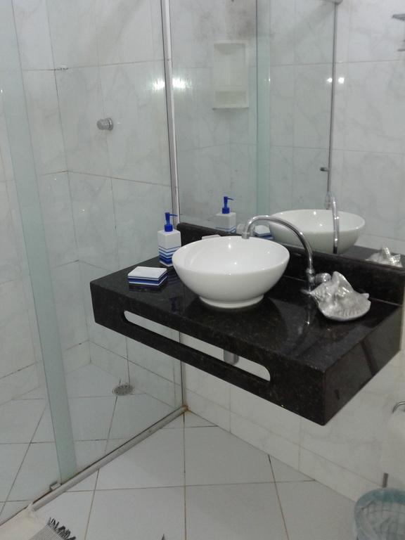 Quarto Família (5 Adultos)