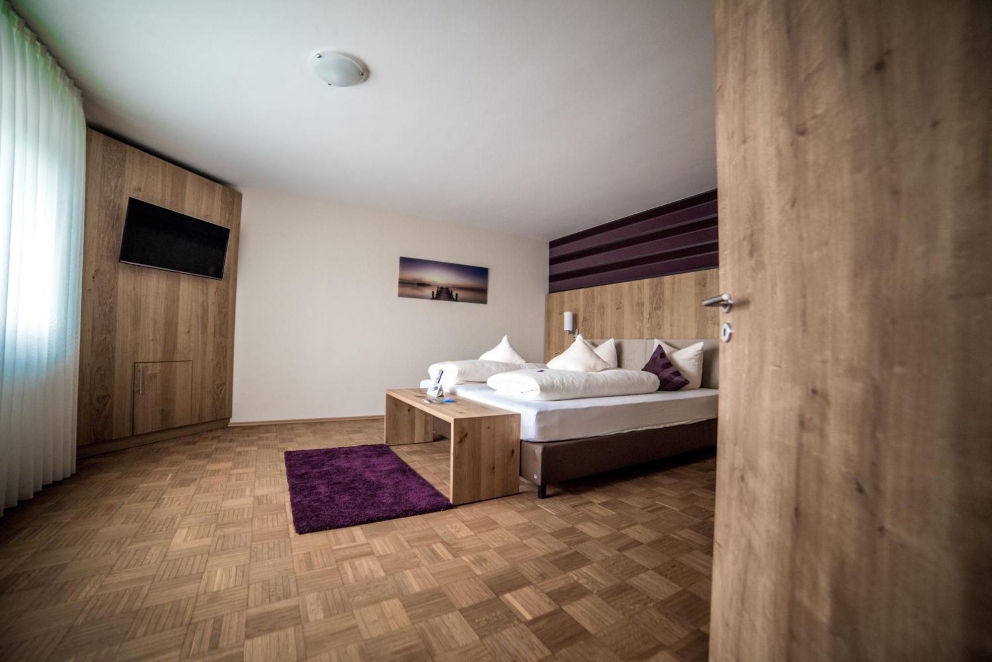 Economy Triple Room in Guest house