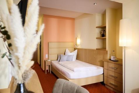 Single Room,1647721162:JPEG