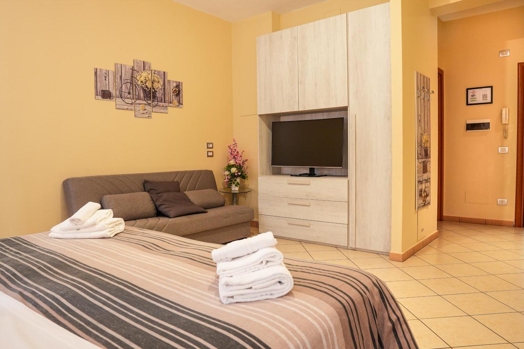Large Triple Room