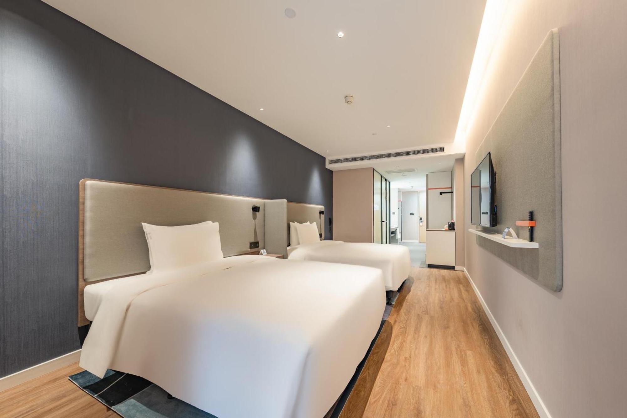 Standard Twin Room Two Twin Beds