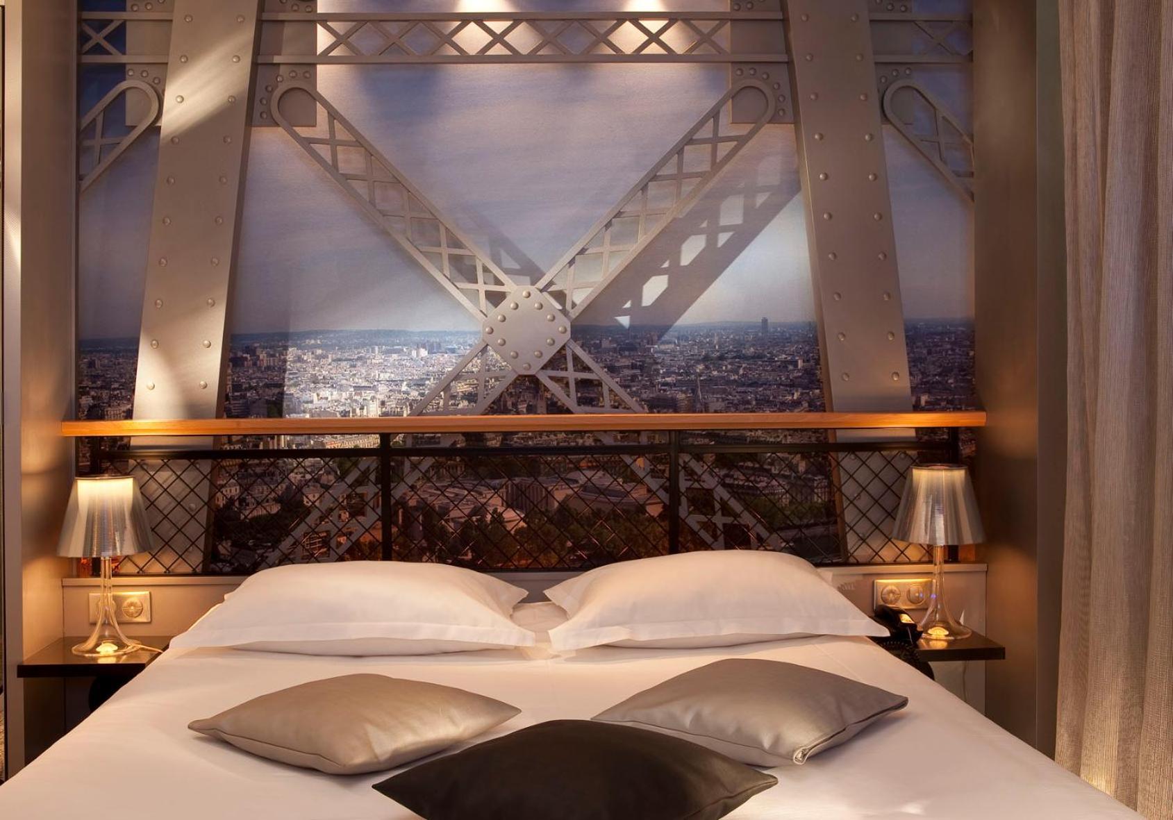 Double Room Tour Eiffel Spa Bath