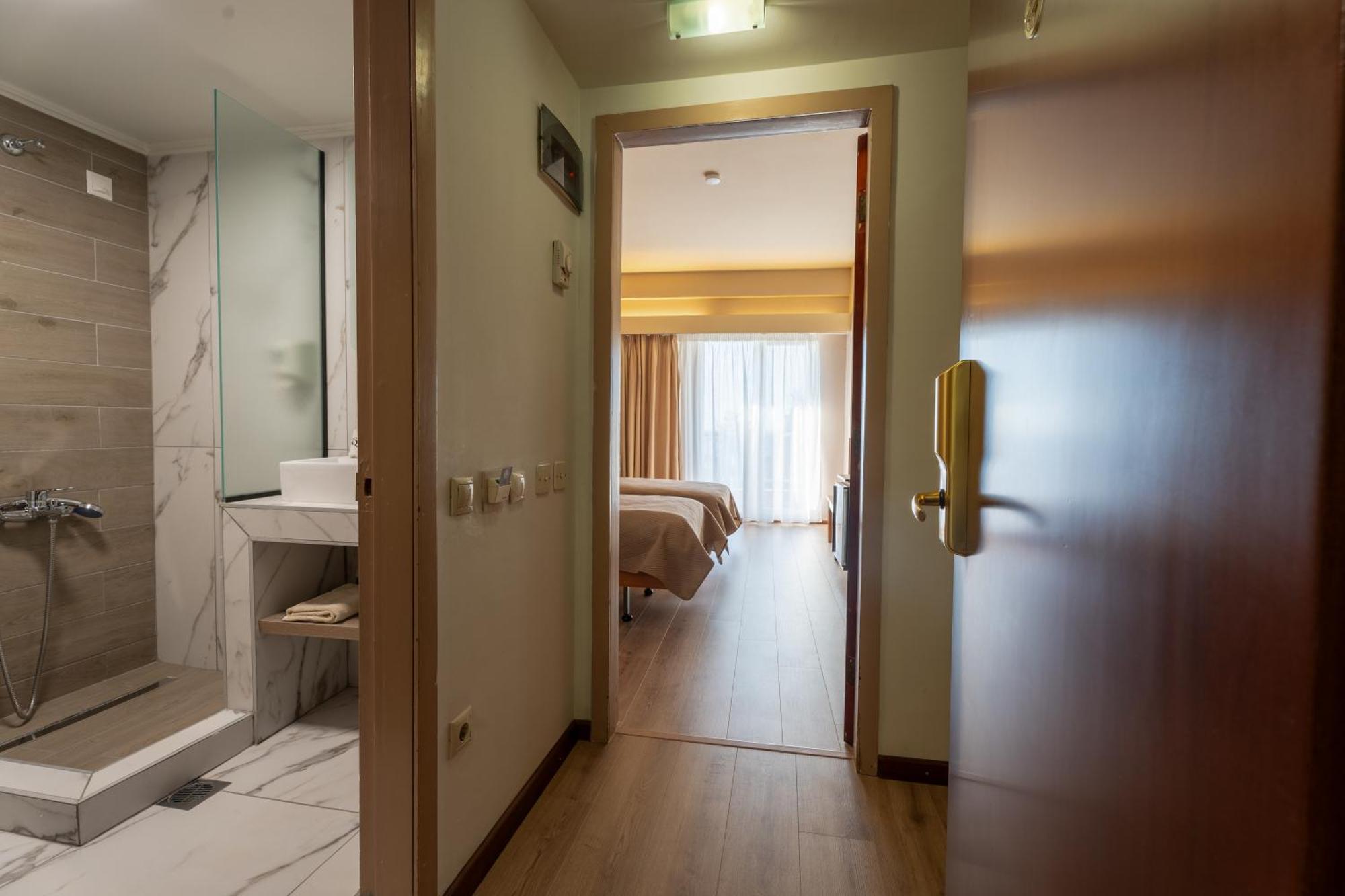 Twin Room with Sea View,1648254778:JPEG