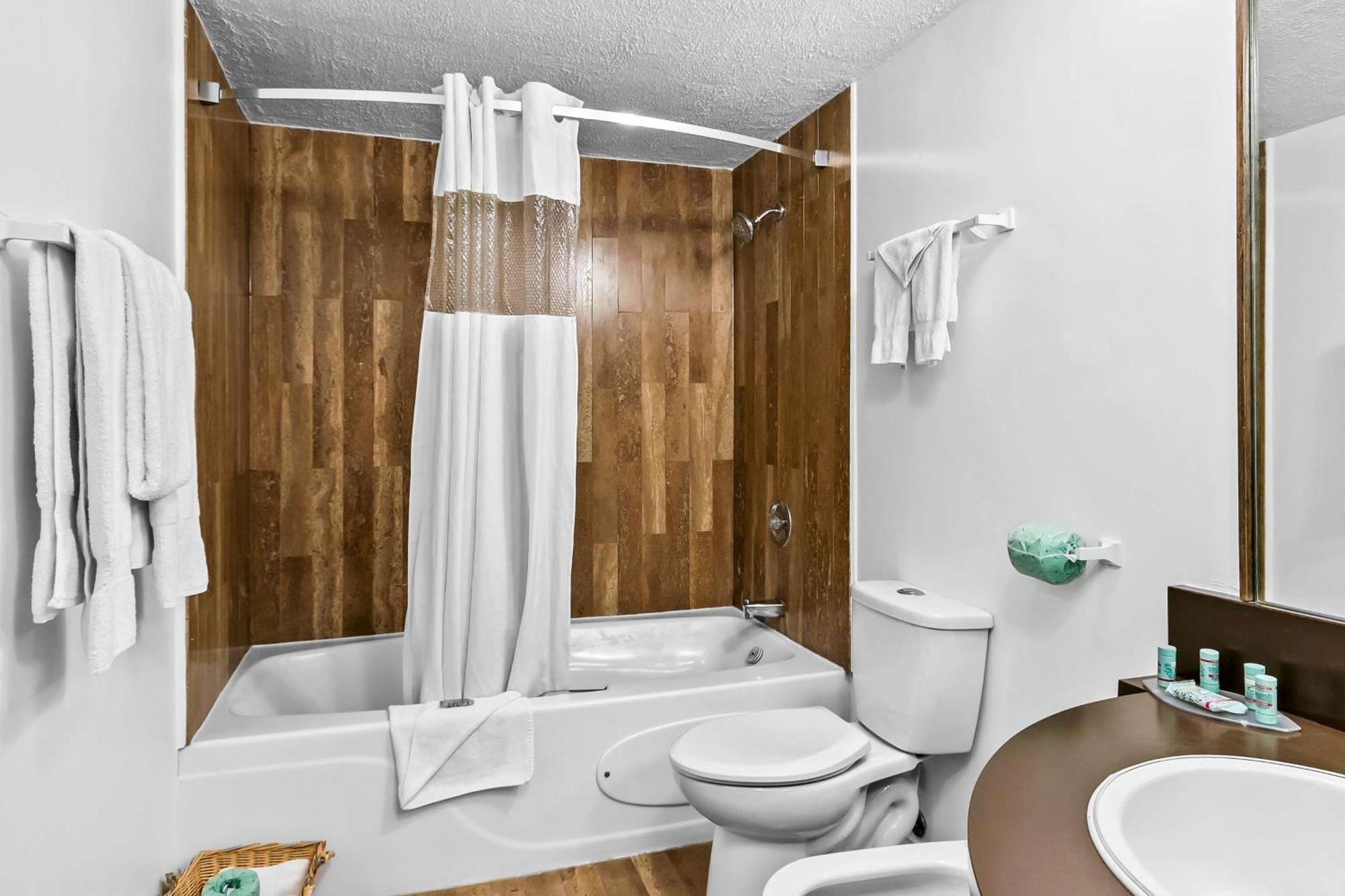 King Room with Jetted Tub