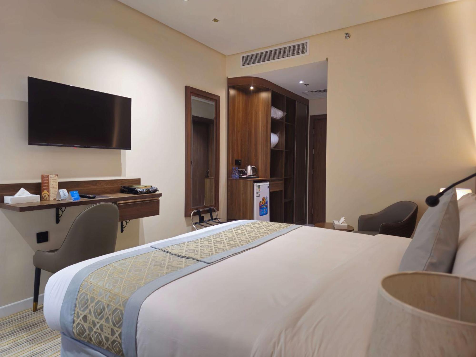 Deluxe King Room,1648293054:JPEG
