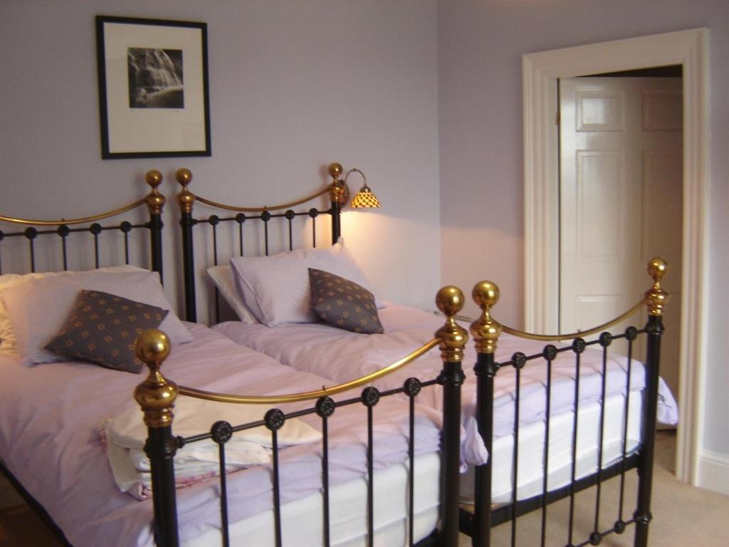Twin Room with Private Bathroom