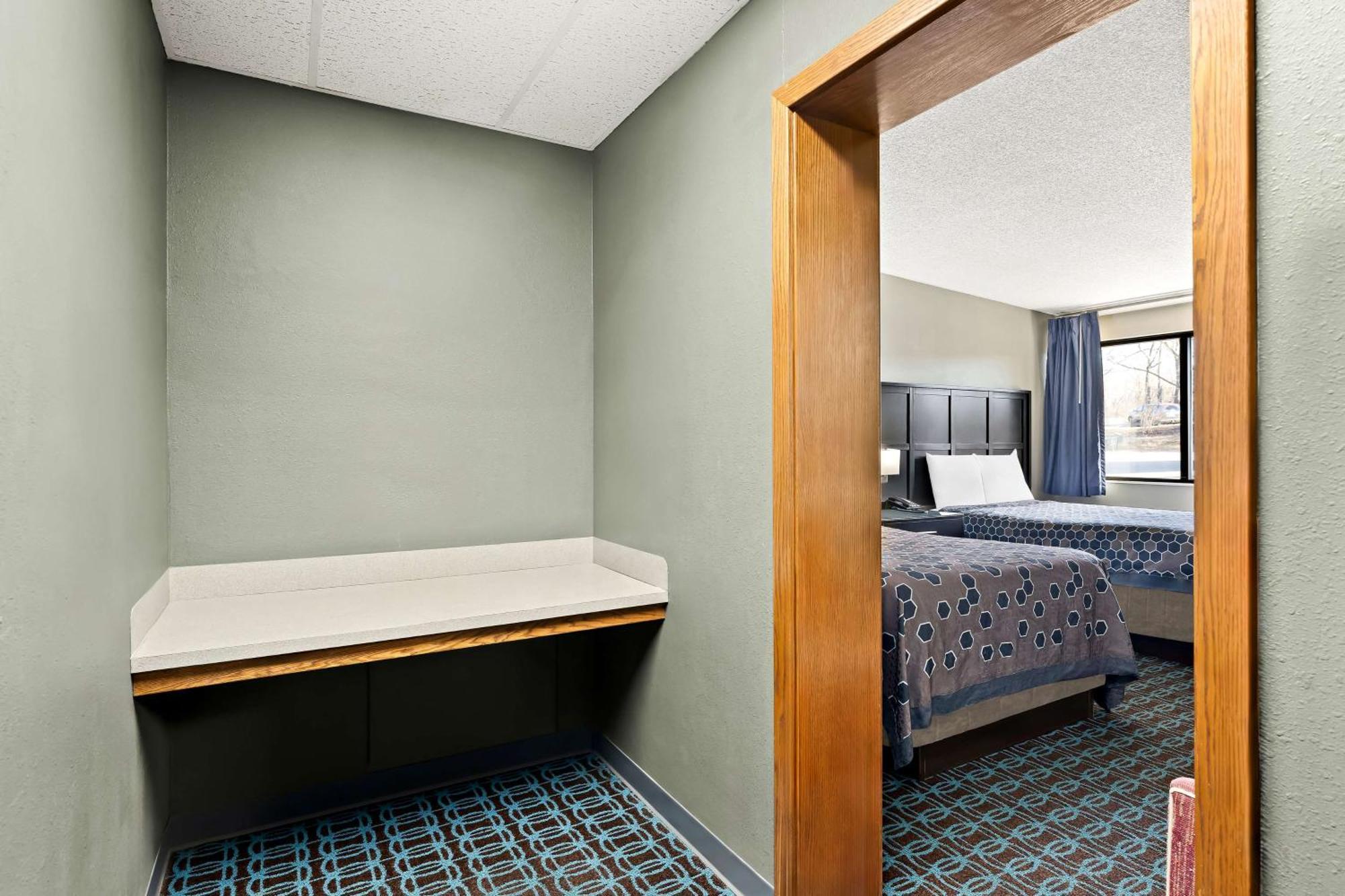 Double Room with Two Double Beds- Smoking