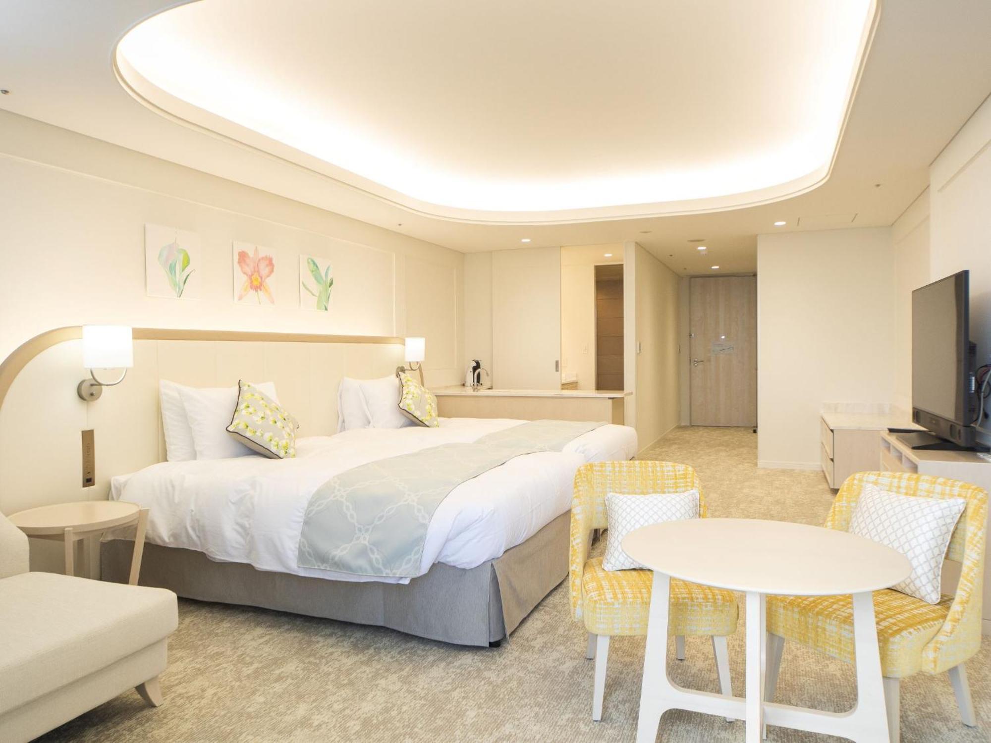 Deluxe Triple Room with Sea View