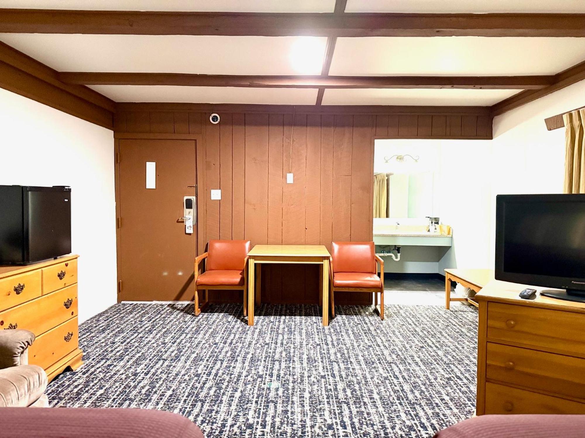 Queen Room