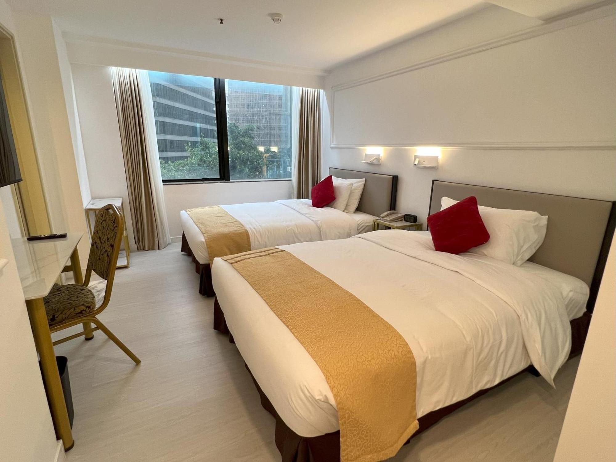 Deluxe Double Room Two Double Beds Garden View