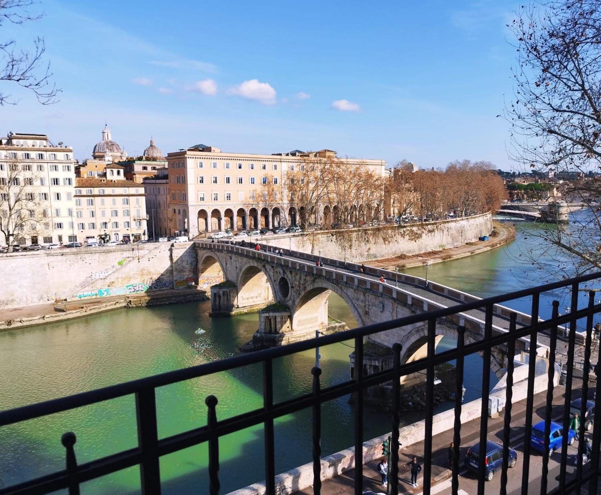Apartment with Terrace and River View