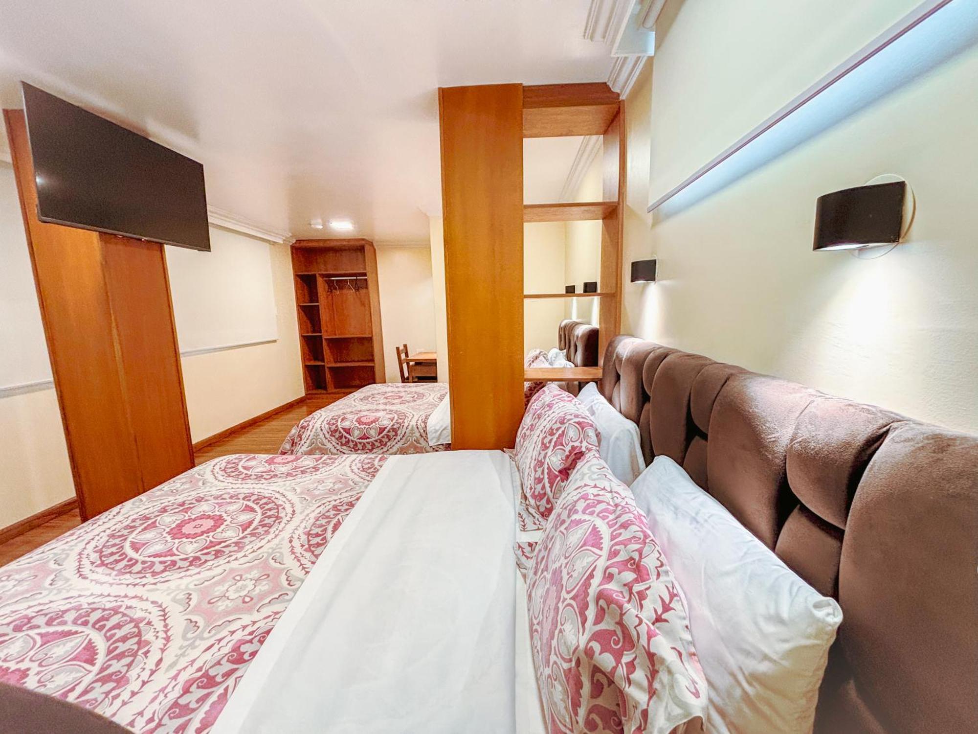 Twin Room Private Bathroom