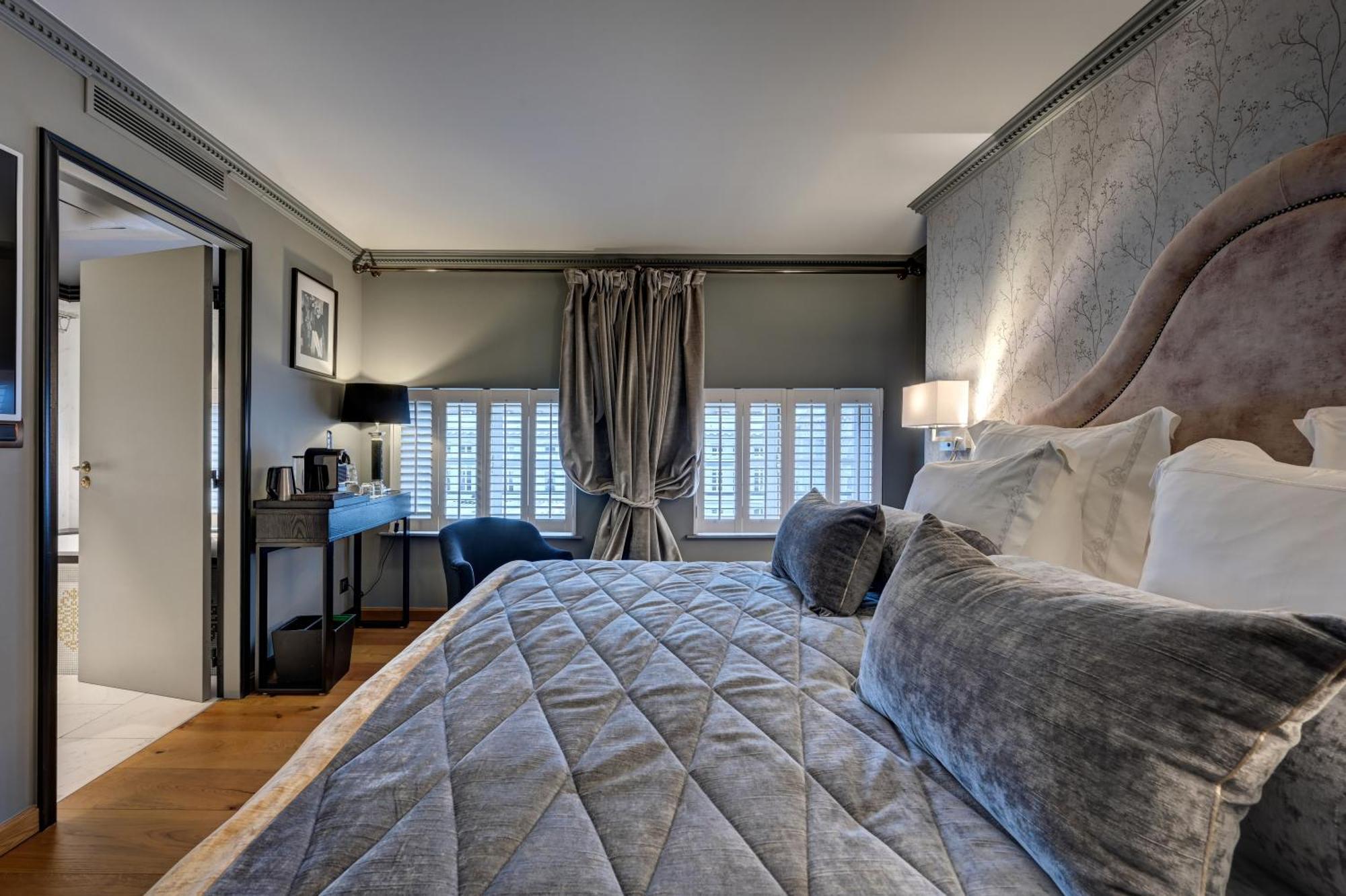 Prestige Room