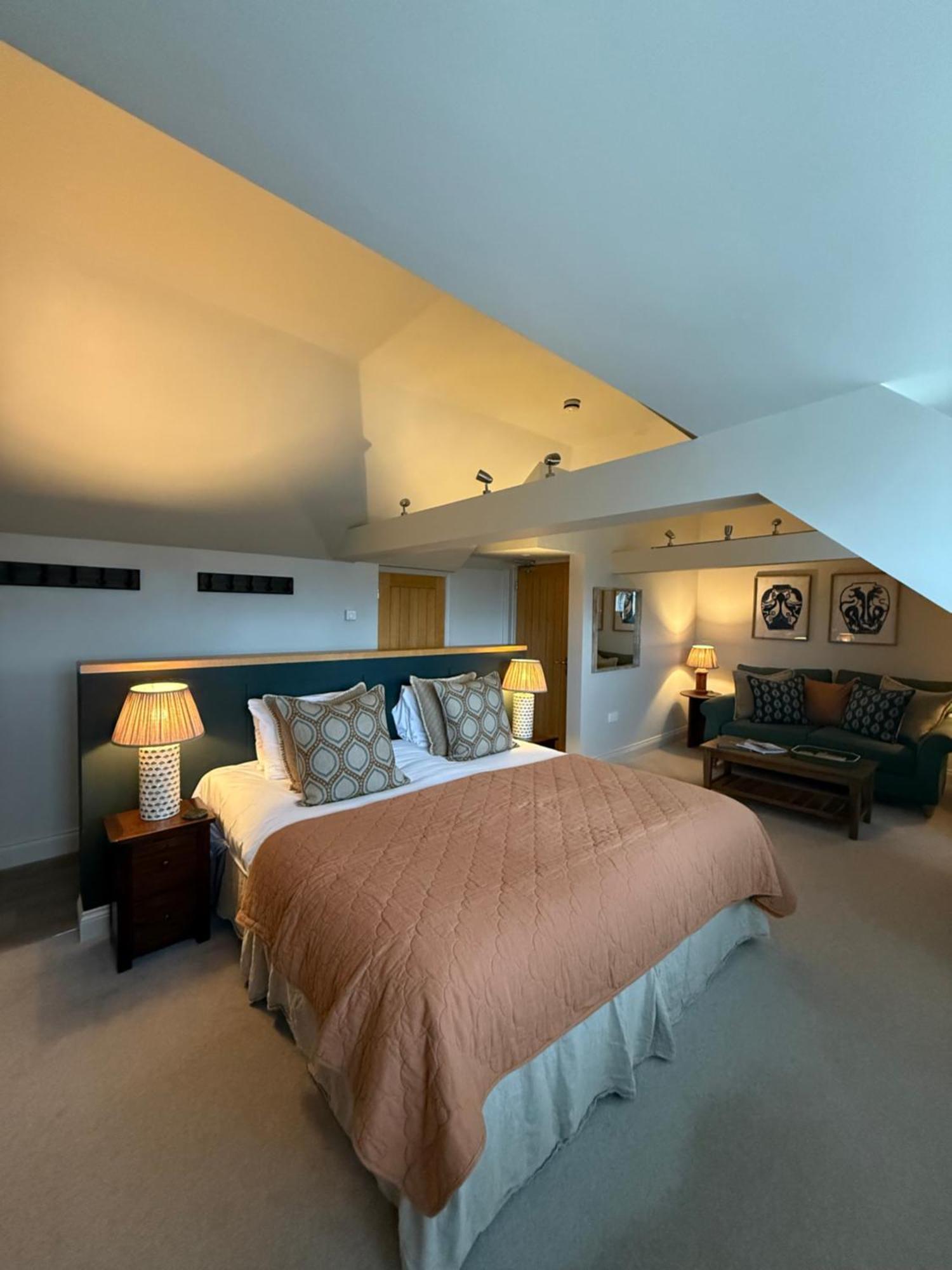 Deluxe King Suite