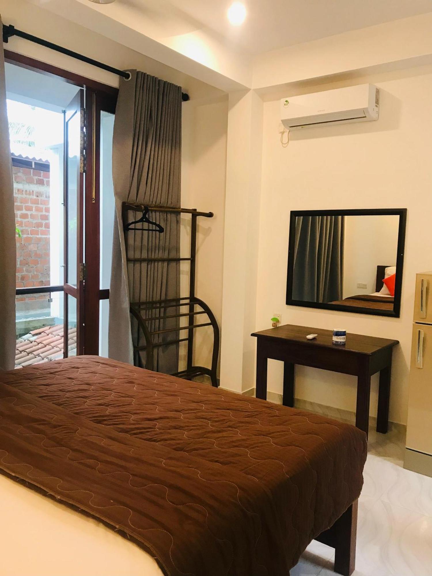 Deluxe One-Bedroom Apartment Garden View