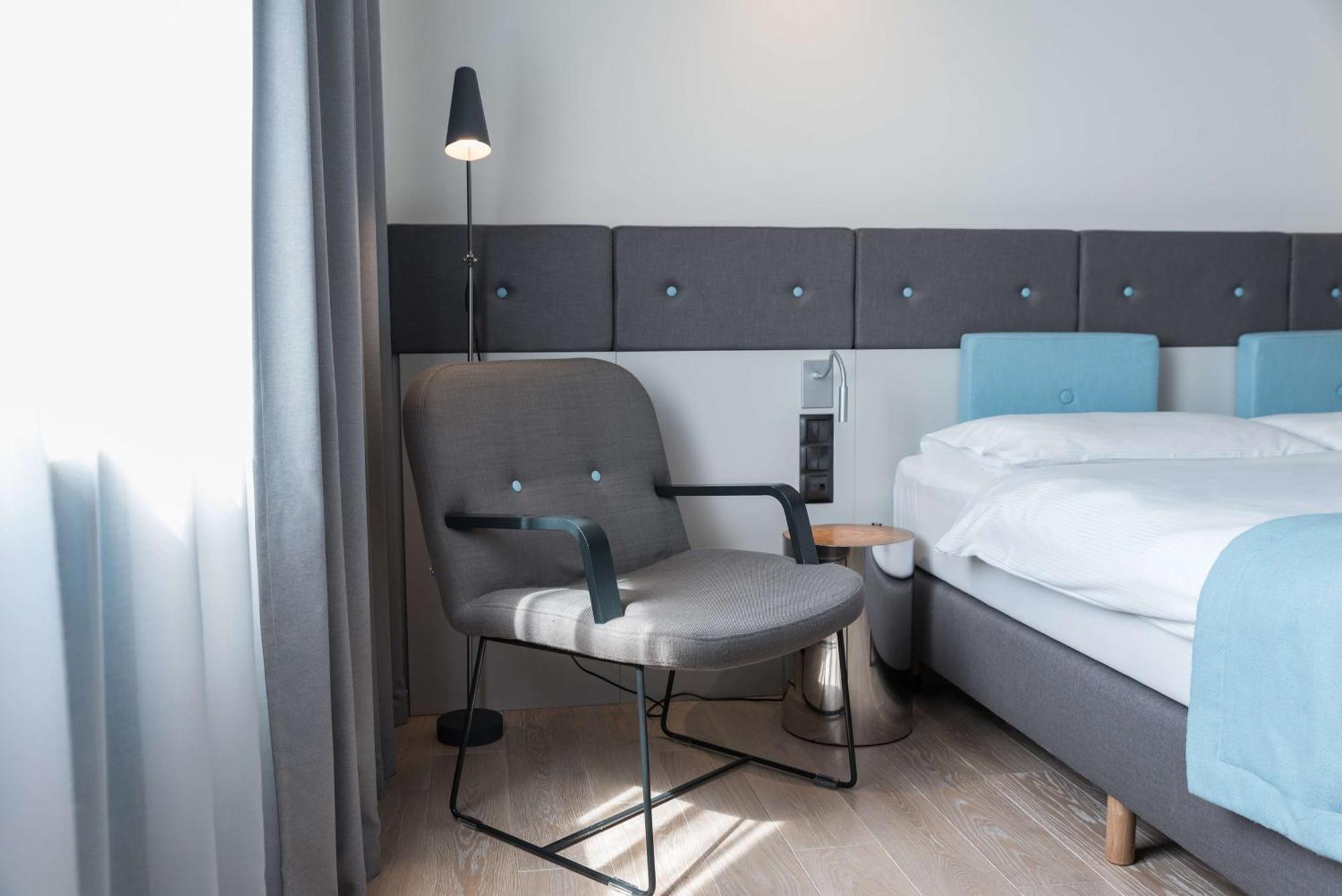 Standard Queen Room