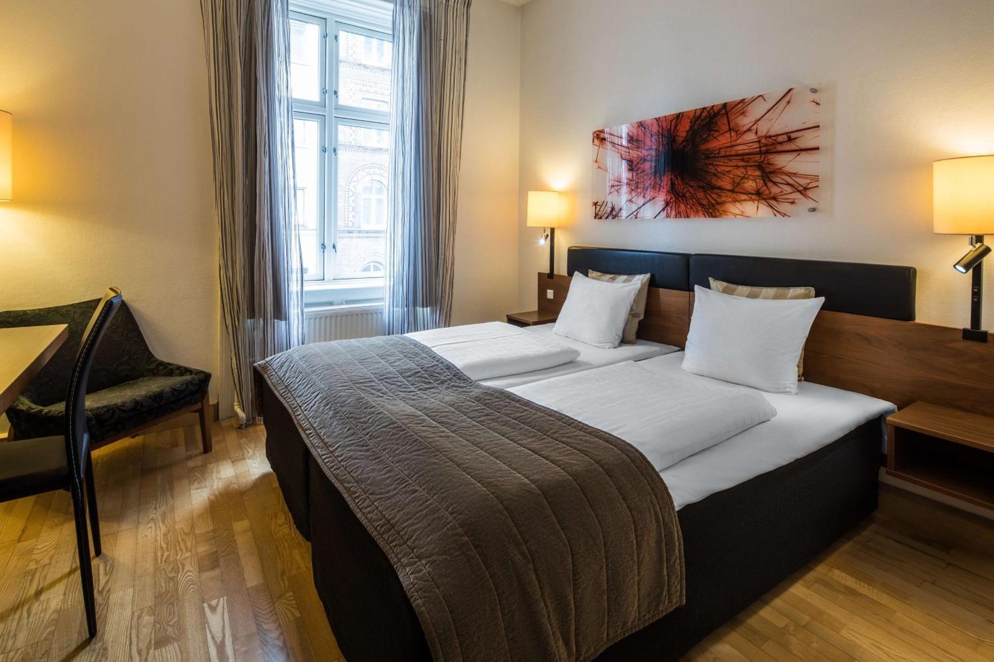 Twin Room,1649881698:JPEG