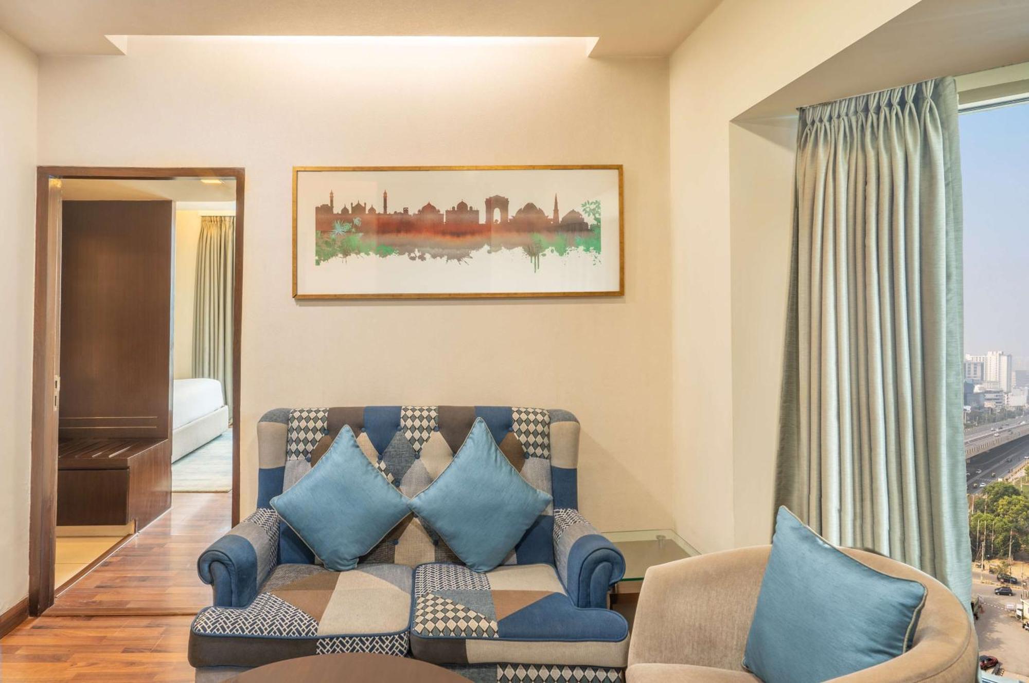 Suite with 20% discount on food and soft beverages, Laundry and liquor and spa, late check out until 3 hrs (subject to availability), INR 500 credit, Complimentary Access to Club Lounge (5 PM - 7 PM) one mug of freshly brewed beer during the stay (33