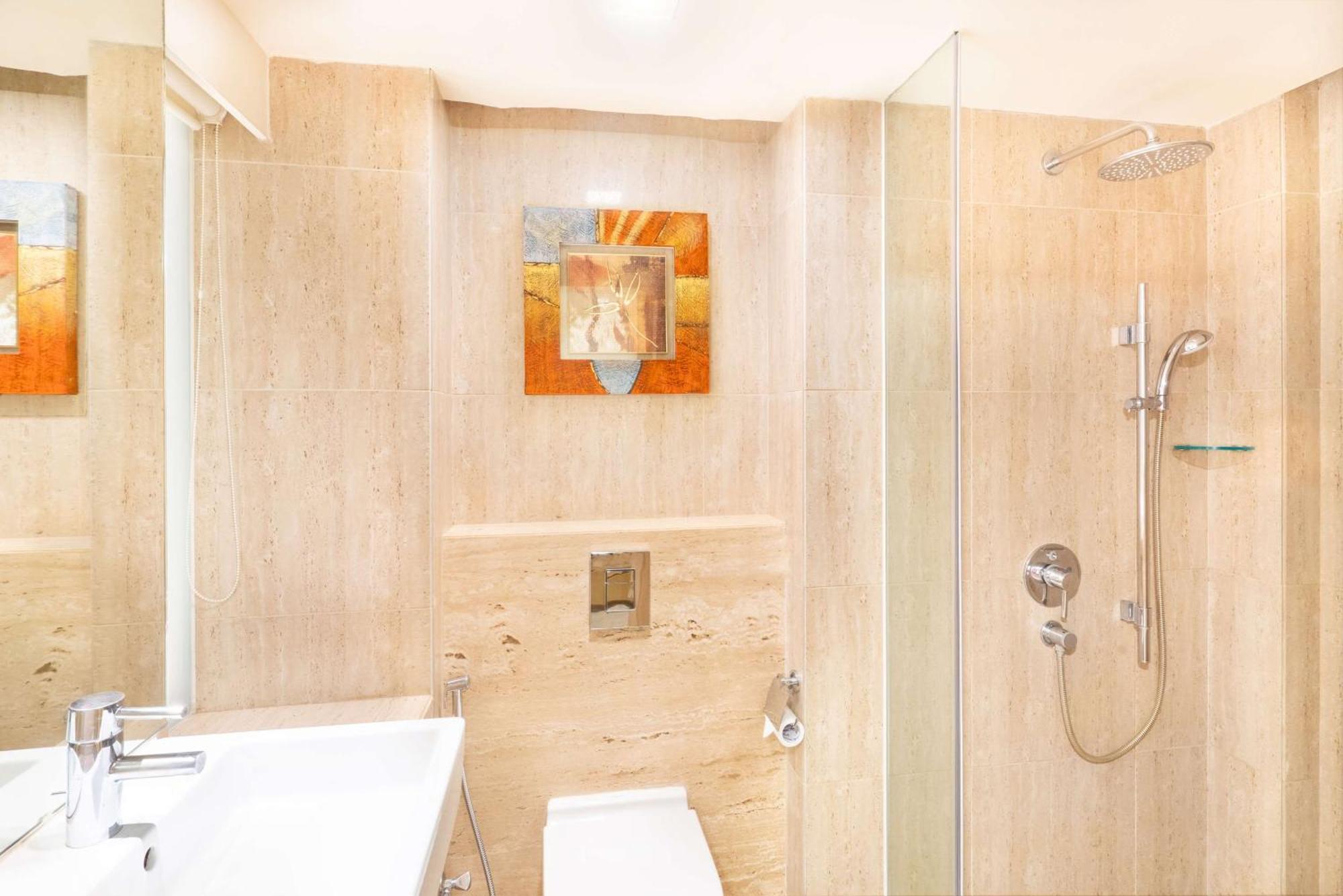 Superior Double or Twin Room with 20% Discount on food and soft beverages, Laundry and liquor and spa, INR 500 credit,one mug of freshly brewed beer during the stay ((330 ml)