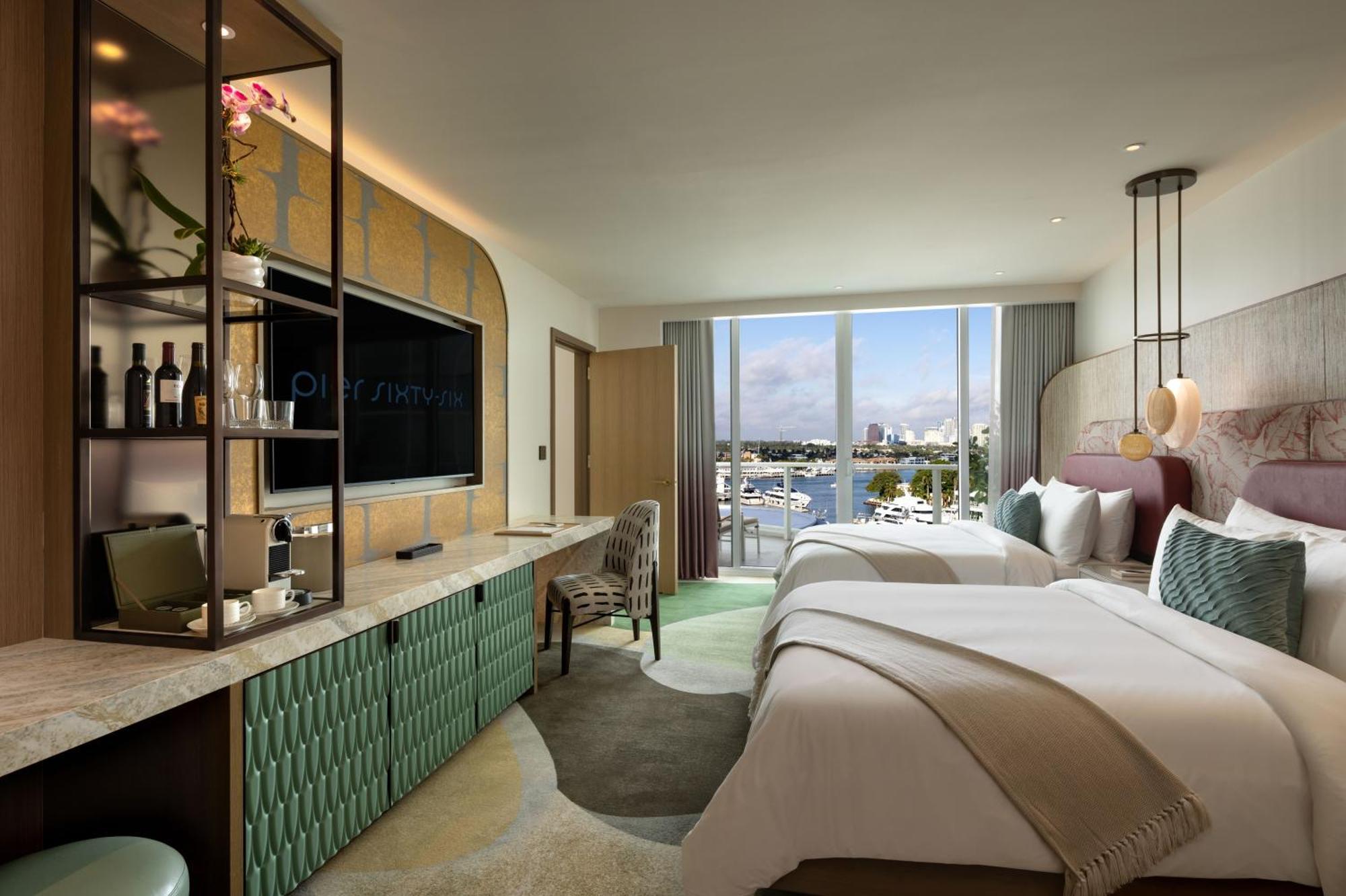Habitación con 2 camas grandes y vistas al puerto deportivo - Adaptado para personas con discapacidad