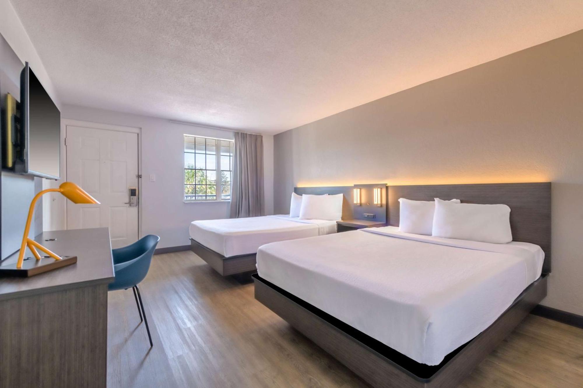 Queen Room with Two Queen Beds - Disability Access - Roll In Shower